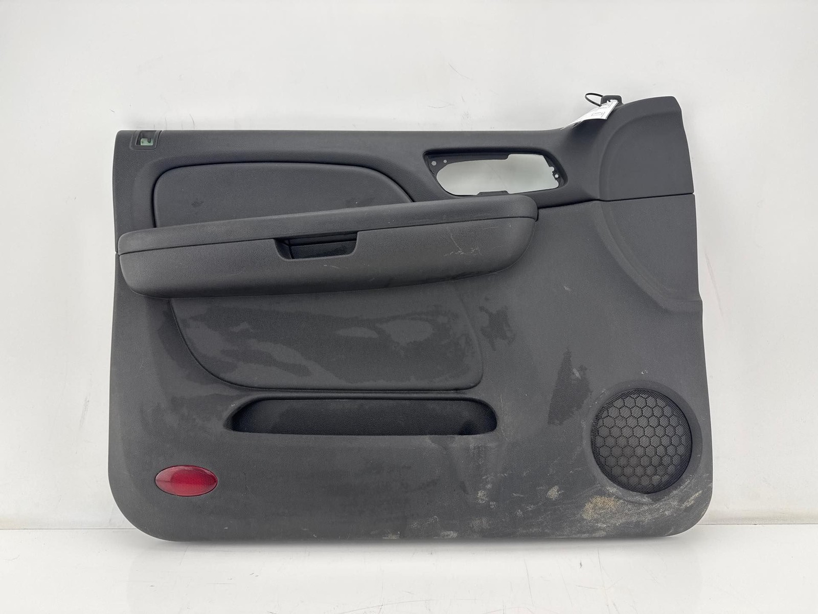 2008-2009 Chevrolet Tahoe Front Left Door Panel Trim Cover OEM 811444165
