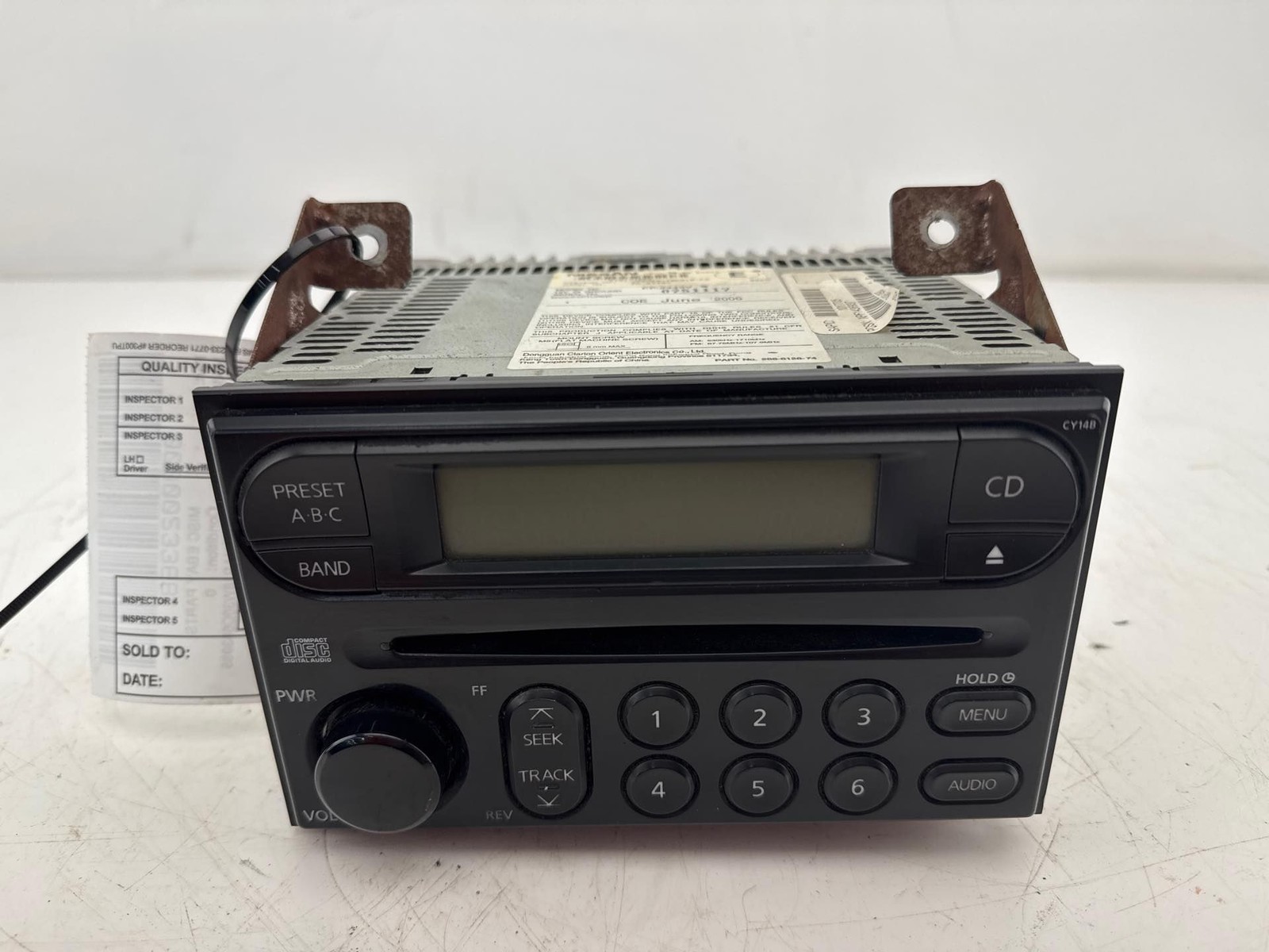 2005-2007 Nissan Pathfinder Radio Receiver AM-FM-stereo-CD Player OEM 28185EA021