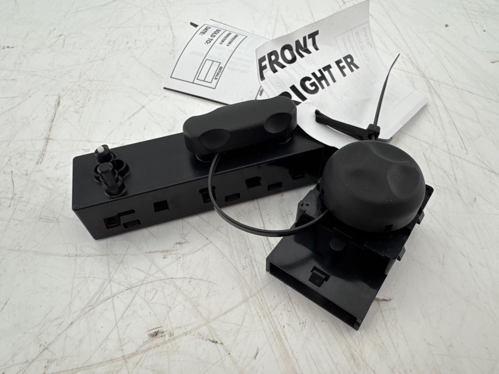 2007-2014 Chevrolet Tahoe Front Right Seat Control Switch OEM