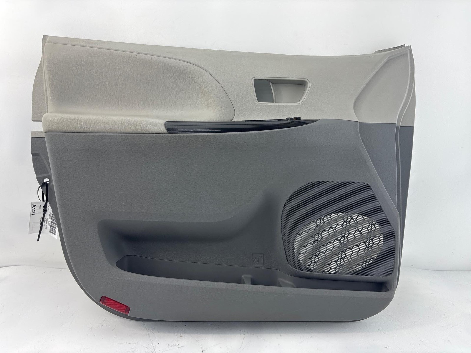 2011-2012 Toyota Sienna Front Left Interior Door Trim Panel 67060-08090 Oem