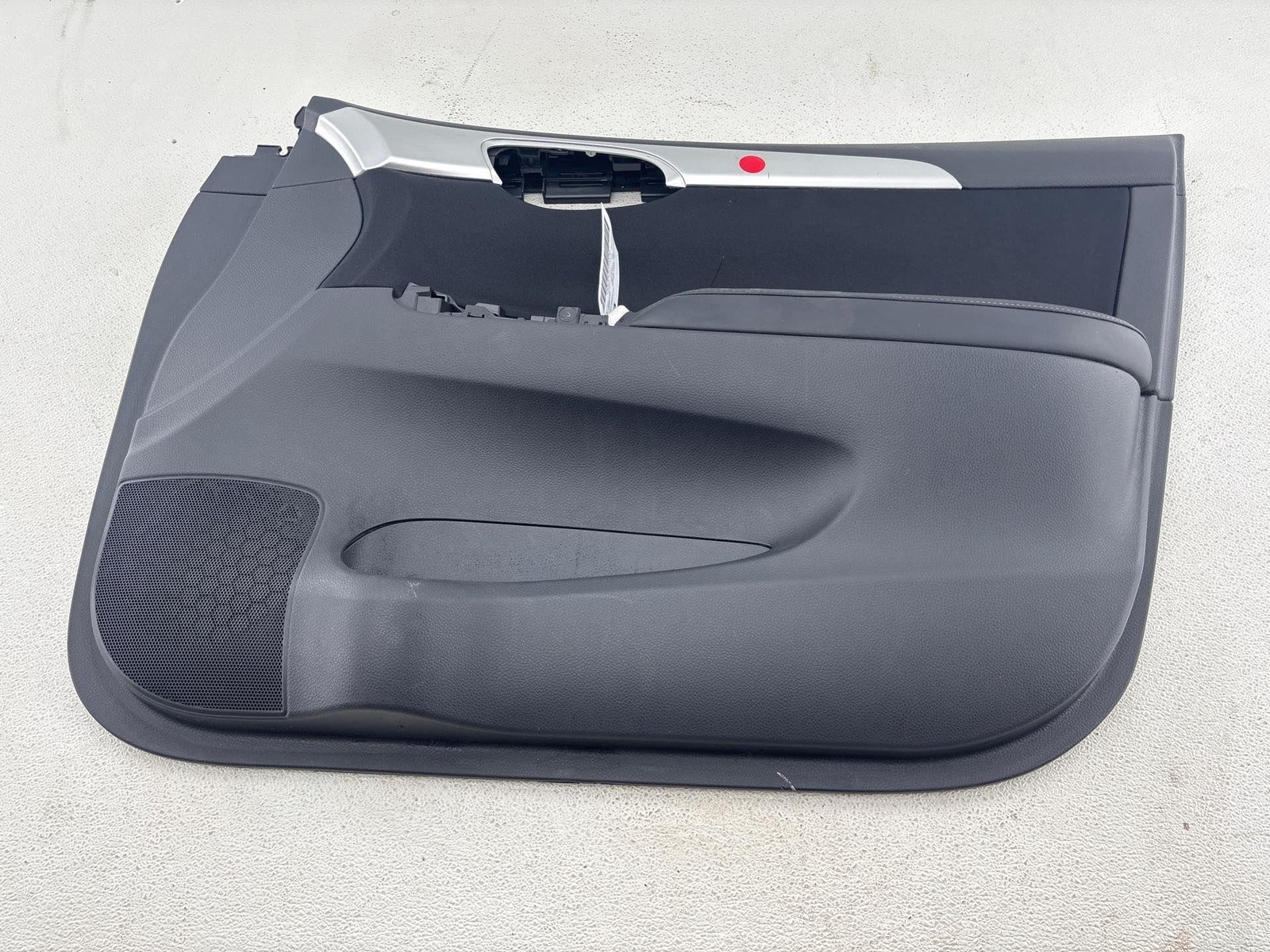2016-2019 Nissan Sentra Front Right Door Panel Trim Cover Oem