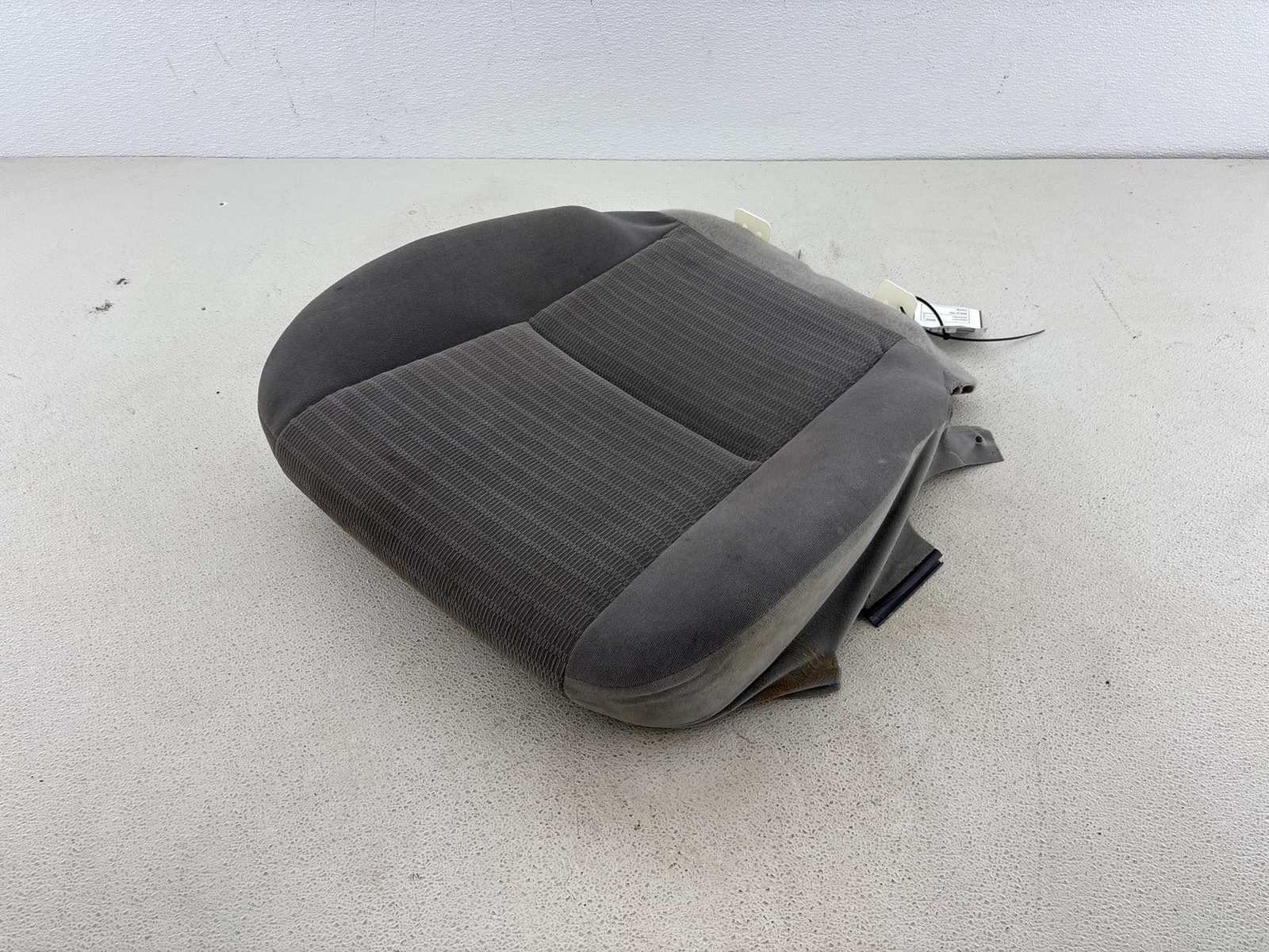 2004-2006 Toyota Camry Front Right Lower Seat Bottom Cushion Oem