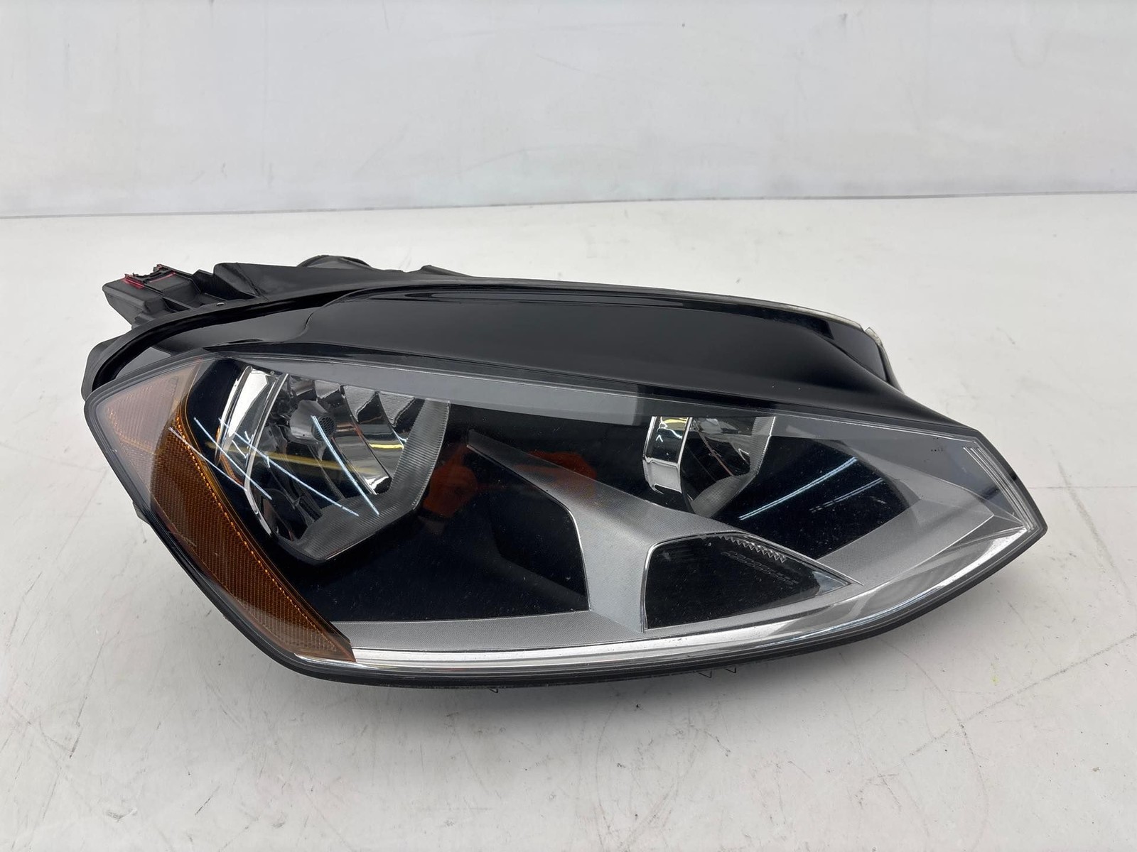 2015-2016 Volkswagen Golf GTI Front Right Side Headlight Light Halogen Lamp OEM