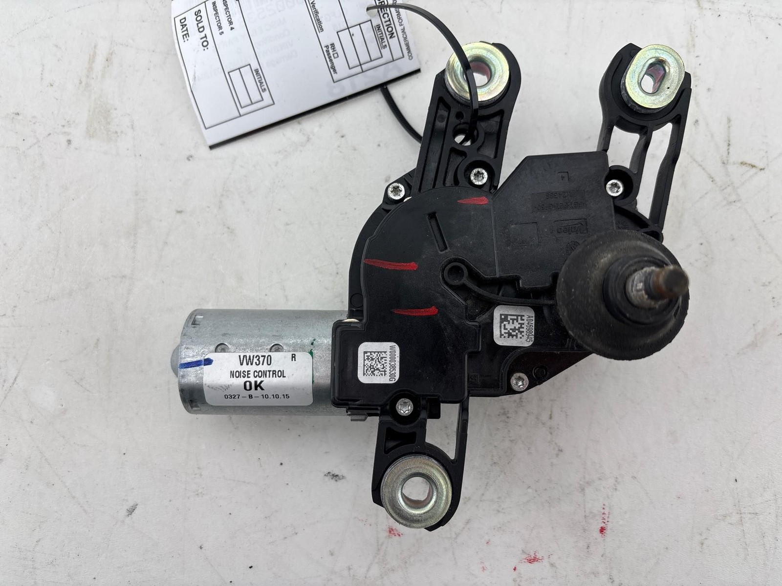 2015 - 2017 Volkswagen Golf GTI Rear Liftgate Back Window Glass Wiper Motor OEM