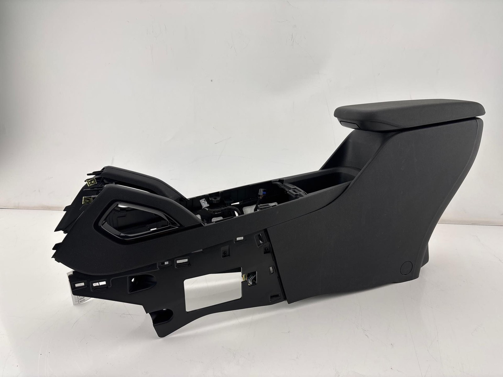 2021-2025 Chevrolet Trailblazer Front Floor Center Console OEM