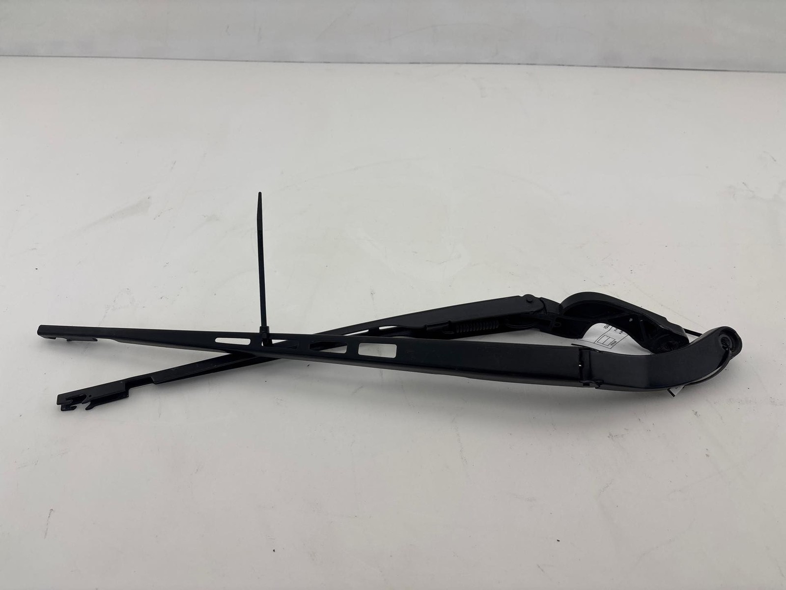 2000-2010 Audi A6 Front Right & Left Windshield Wiper Arm OEM