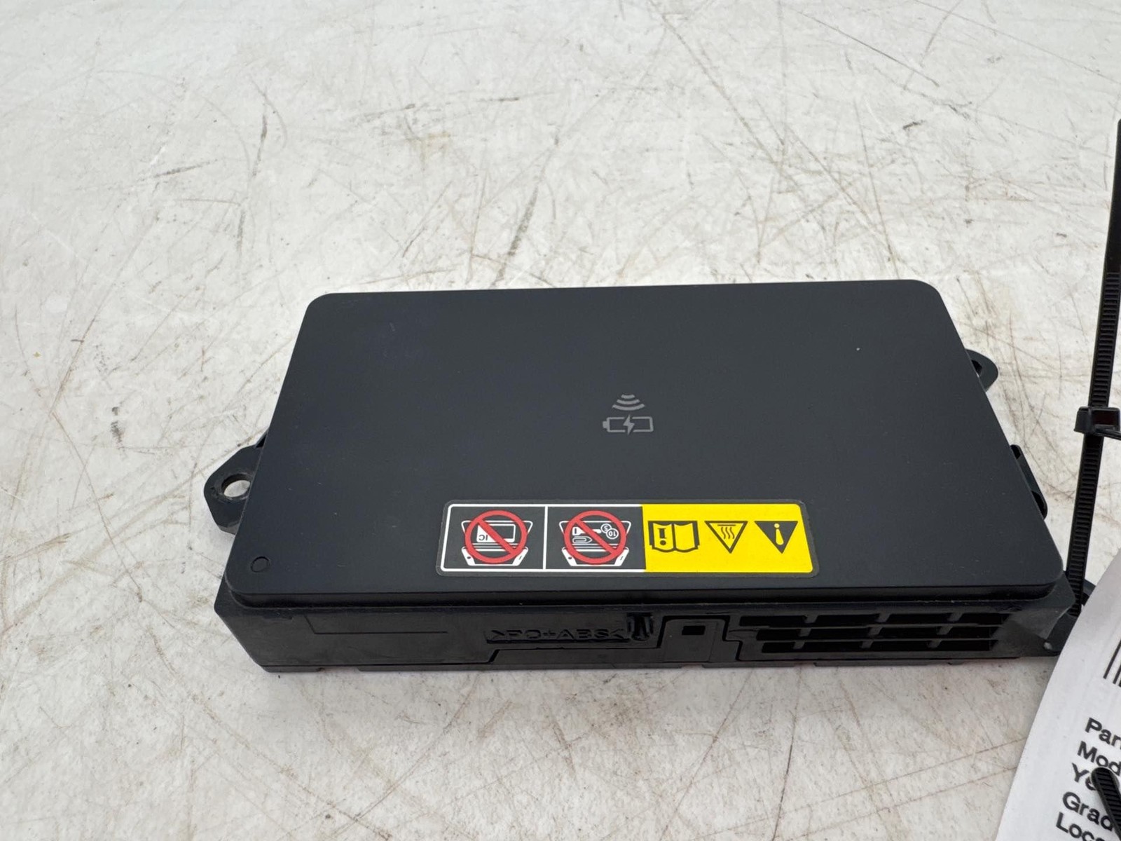 2025 Toyota Sienna Wireless Charging Pad OEM 861C00E060