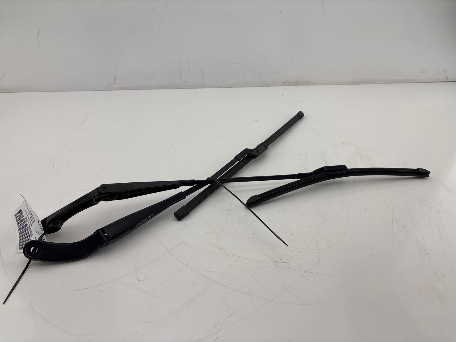 2021-2025 Chevrolet Trailblazer Front Right & Left Windshield Wiper Arm OEM