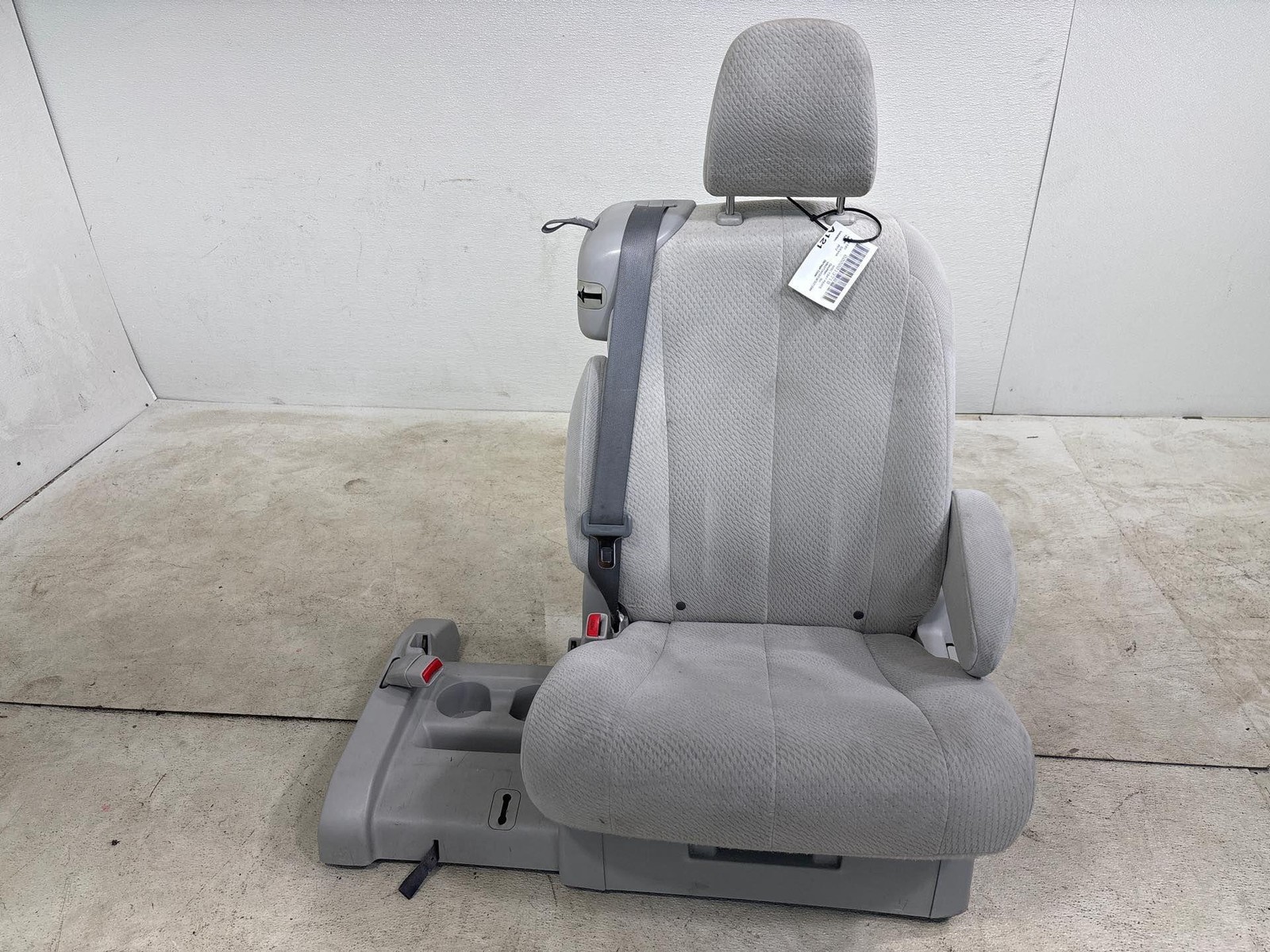 2015-2020 TOYOTA SIENNA REAR 2ND ROW LEFT DRIVER SEAT COMPLETE & CUP HOLDER OEM