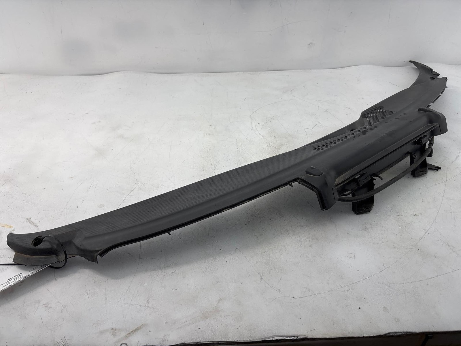 1997-2001 Porsche Boxster Front Windshield Wiper Cowl Air Vent Grille Panel OEM