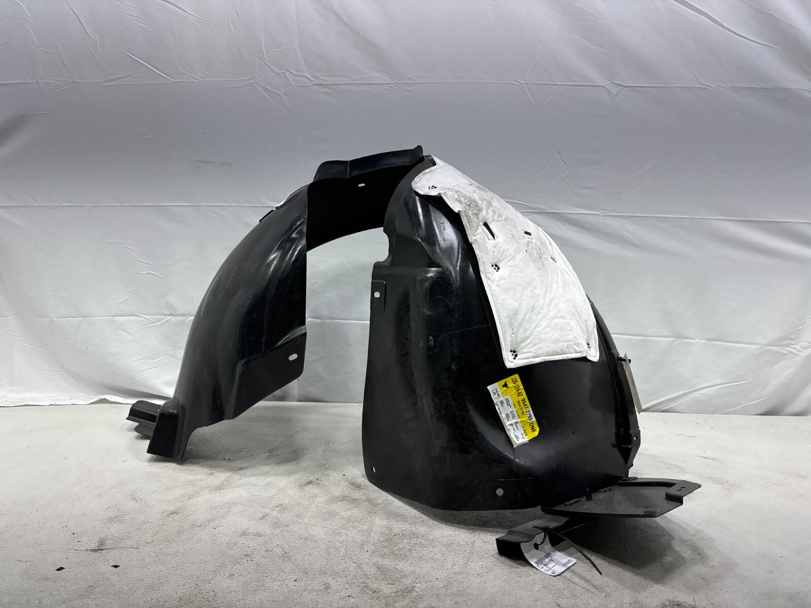 2011-2016 Chevrolet Cruze Front Driver Side Fender Liner Splash Shield 95472793