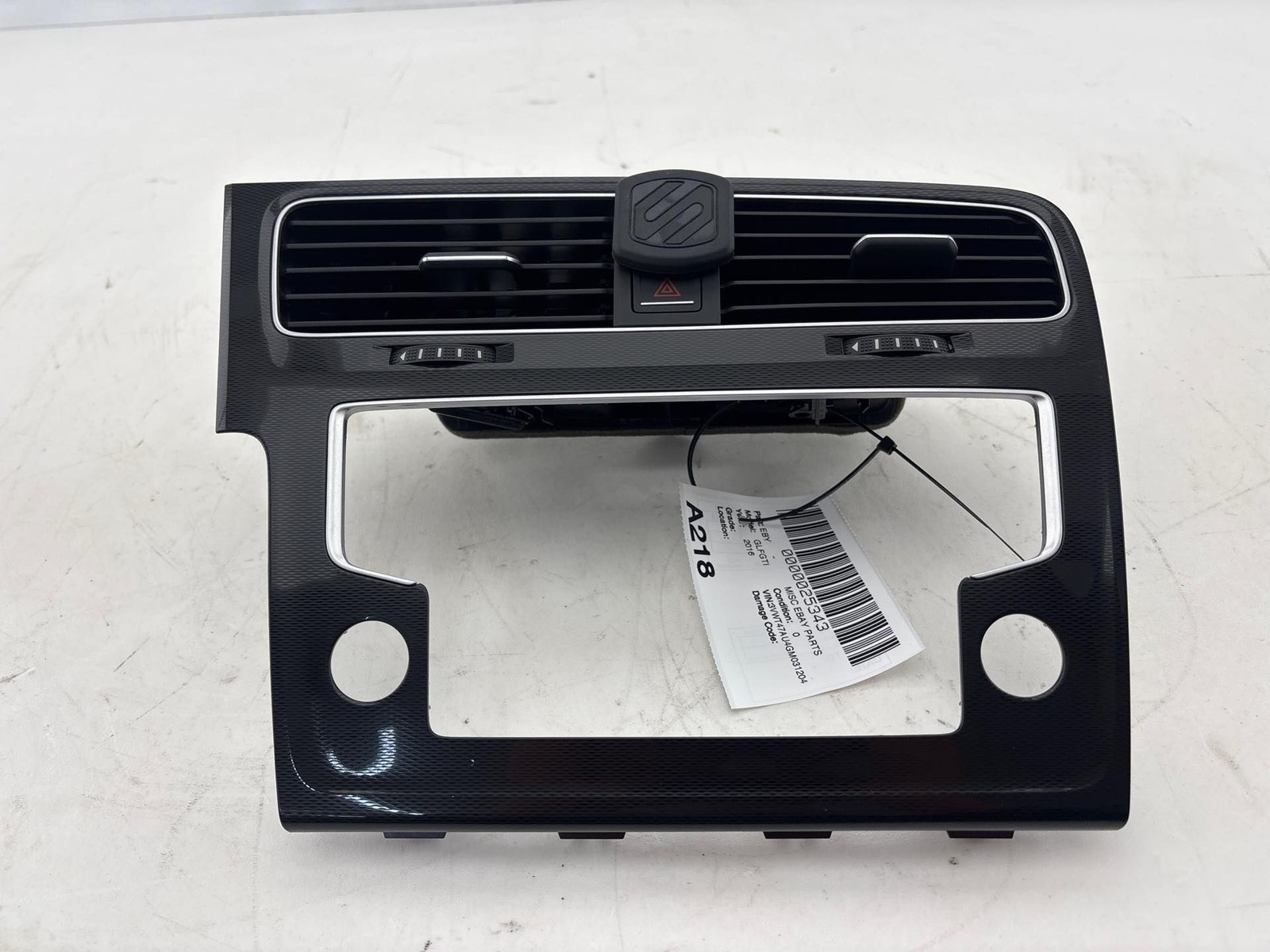 15-17 Volkswagen Golf GTI Dash Center Trim Cover W/ Air Vent Grille Panel OEM