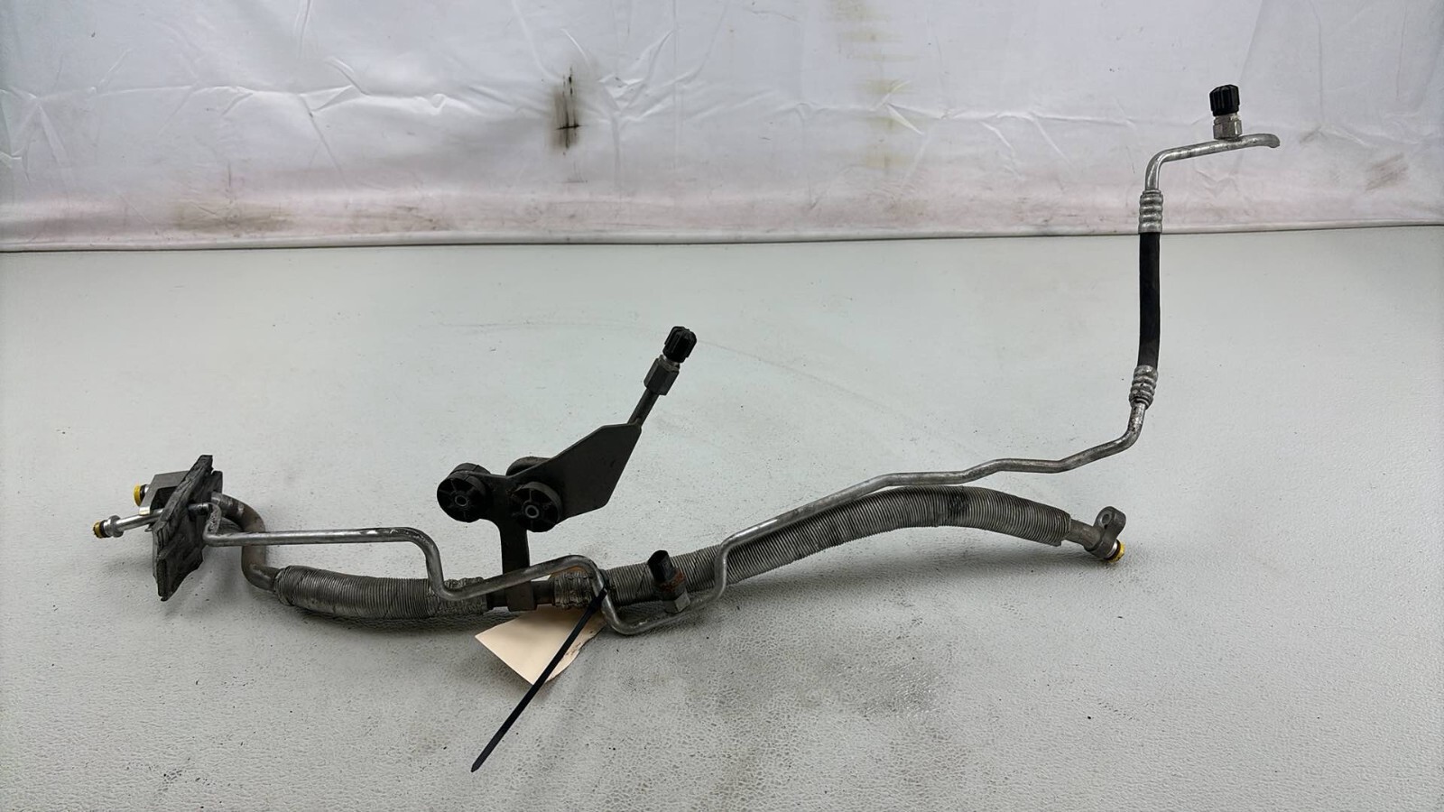 2008 - 2010 BMW 535I Xdrive E60 520D A/C Air Conditioning Hose Pipe OEM 23498211