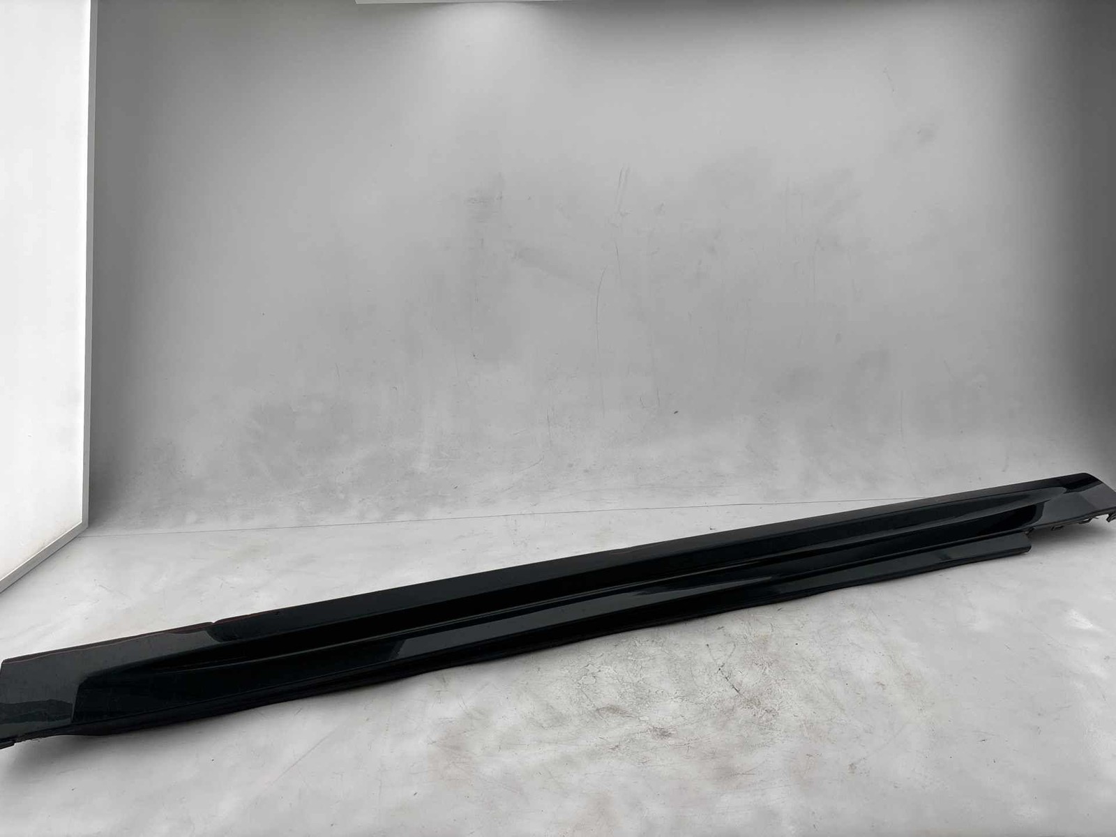 2018 - 2021 Alfa Romeo Stelvio Left Driver Side Rocker Molding Panel Oem