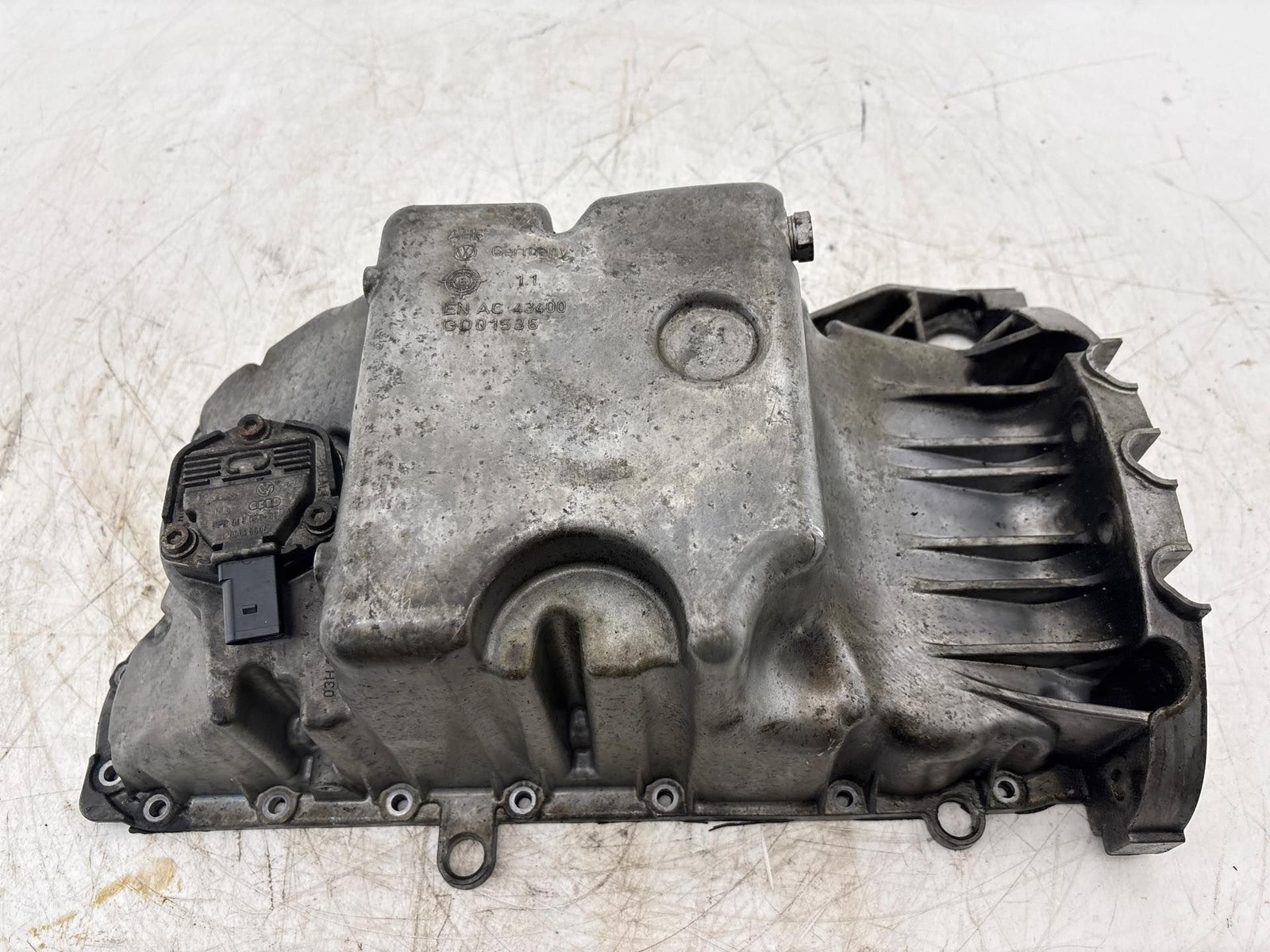 2008 - 2010 Porsche Cayenne 3.6L Engine Motor Lower Oil Pan OEM