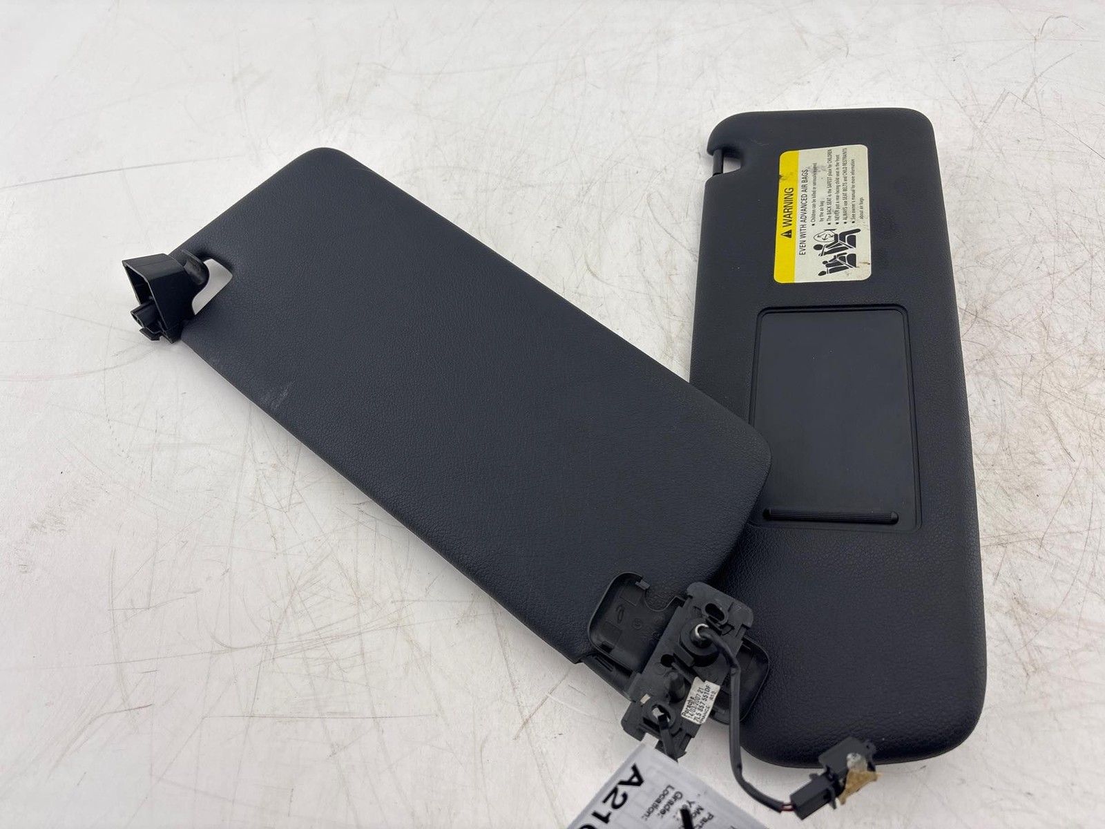 2006 - 2010 Porsche Cayenne Front Left Side Sun Visor Sunvisor OEM