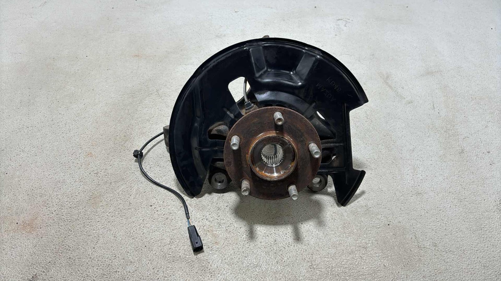 2016 - 2022 Mazda Cx-9 Front Left Driver Side Spindle Knuckle Hub Black Oem