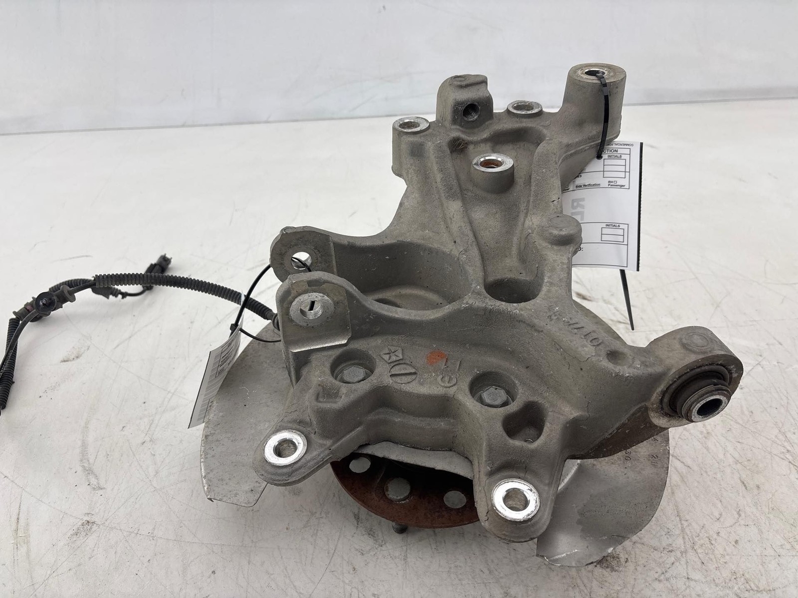2017 - 2025 Chrysler Pacifica FWD Rear Left Side Spindle Knuckle & Wheel Hub OEM
