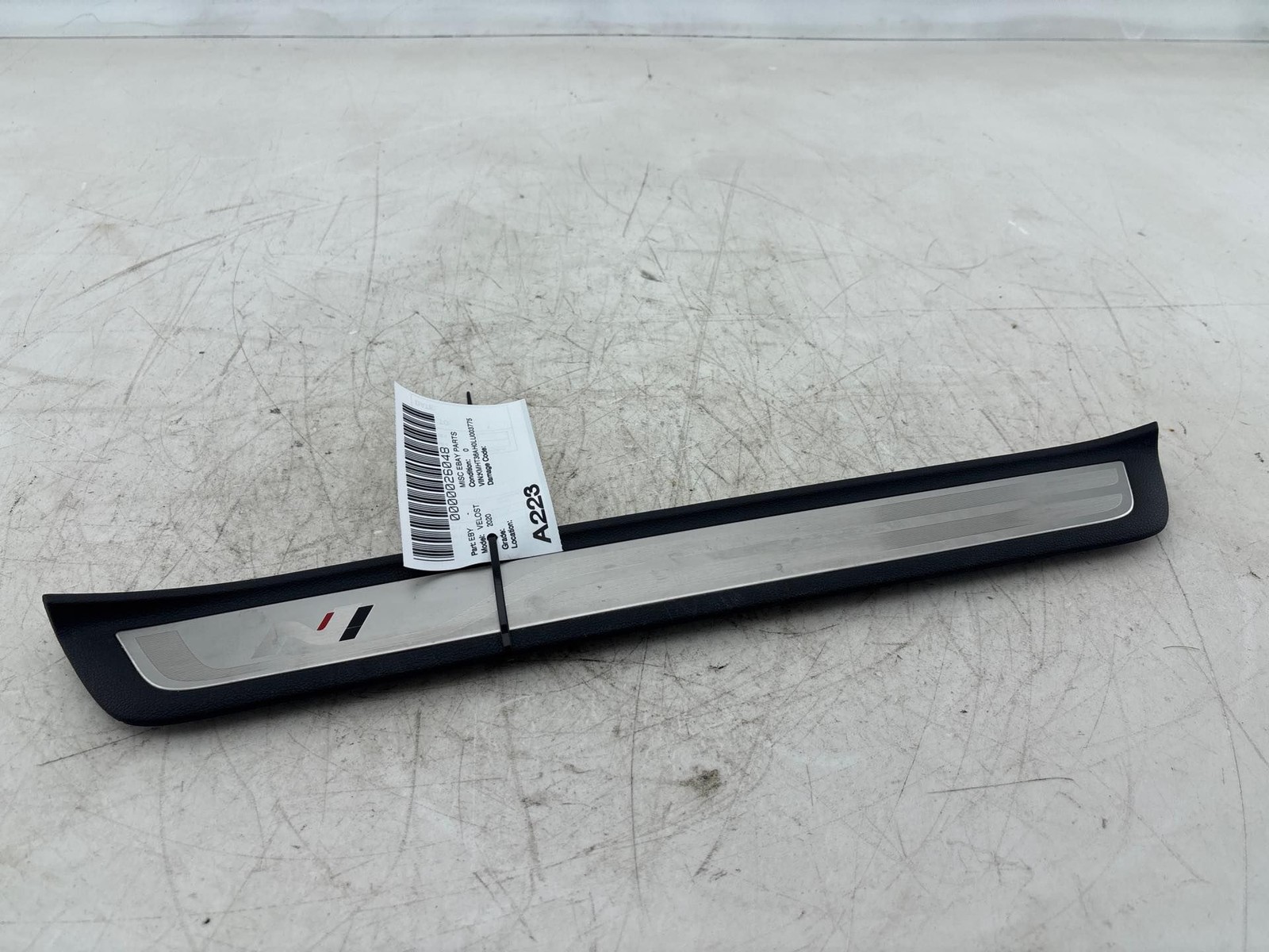 2019-2022 Hyundai Veloster Door Front Right Sill Scuff Trim Plate OEM