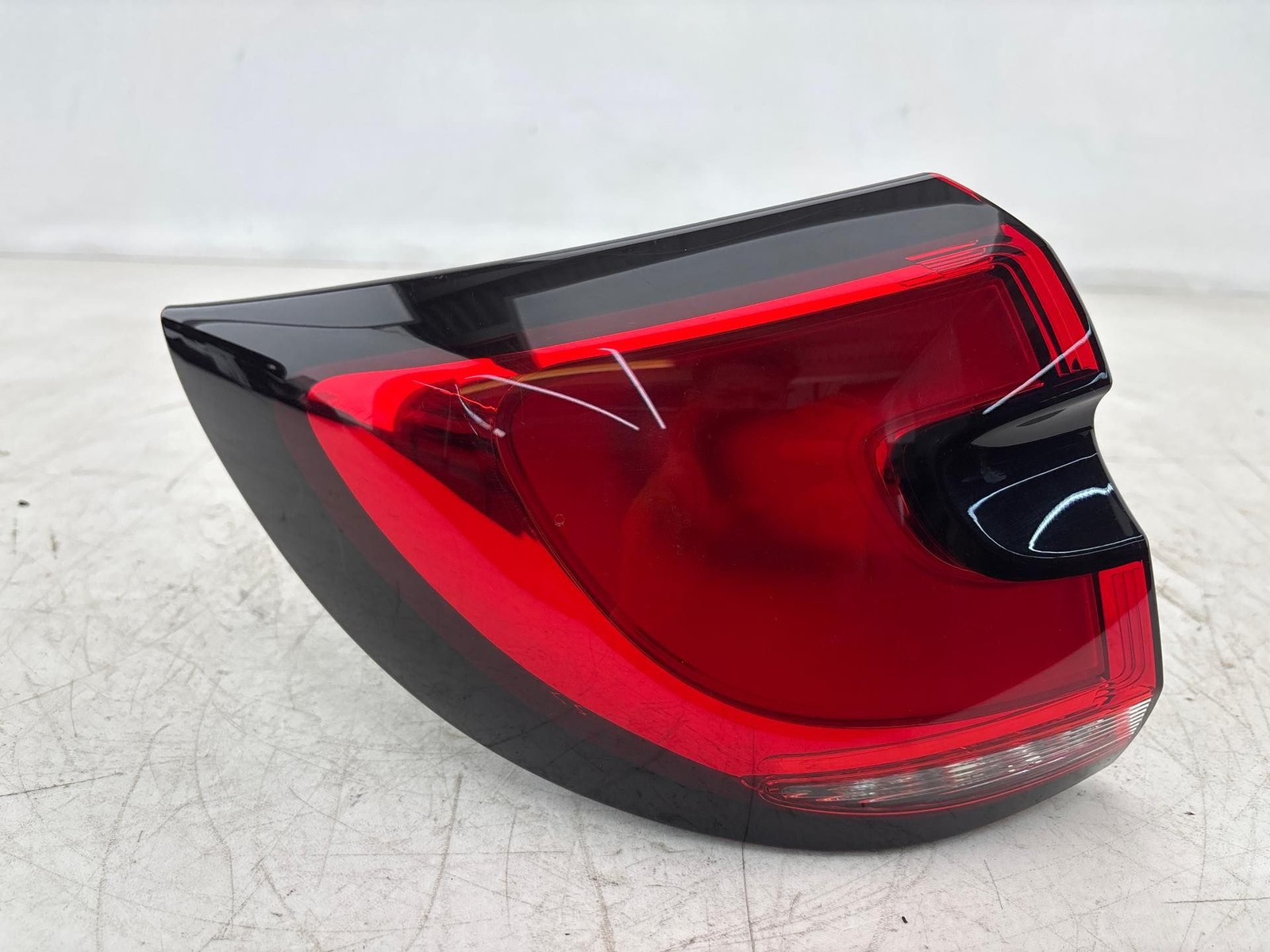 2021 - 2025 Chrysler Pacifica Rear Left Side Outer Tail Light Led Lamp OEM