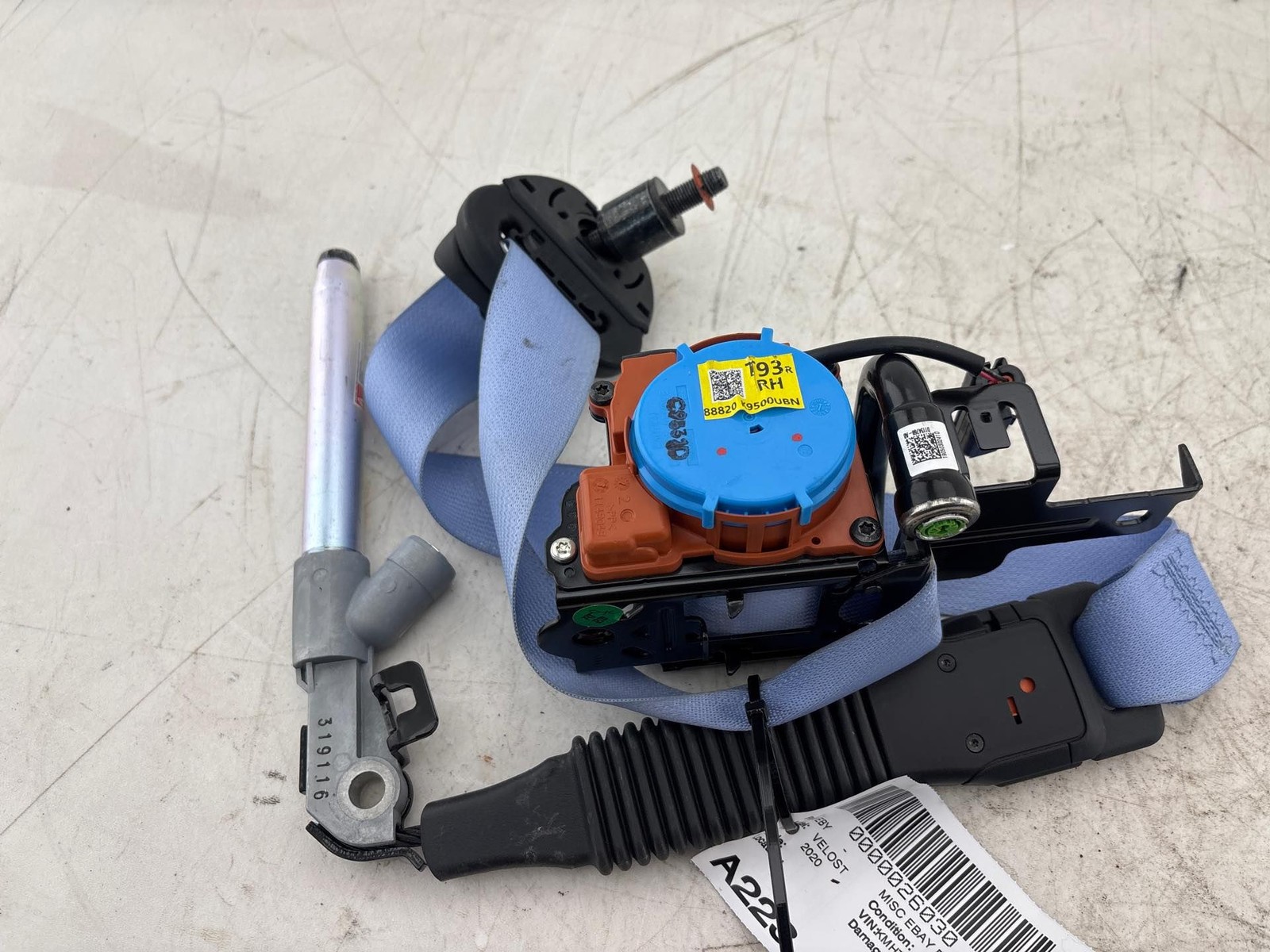 2019-2021 Hyundai Veloster Front Right Seat Belt Retractor OEM
