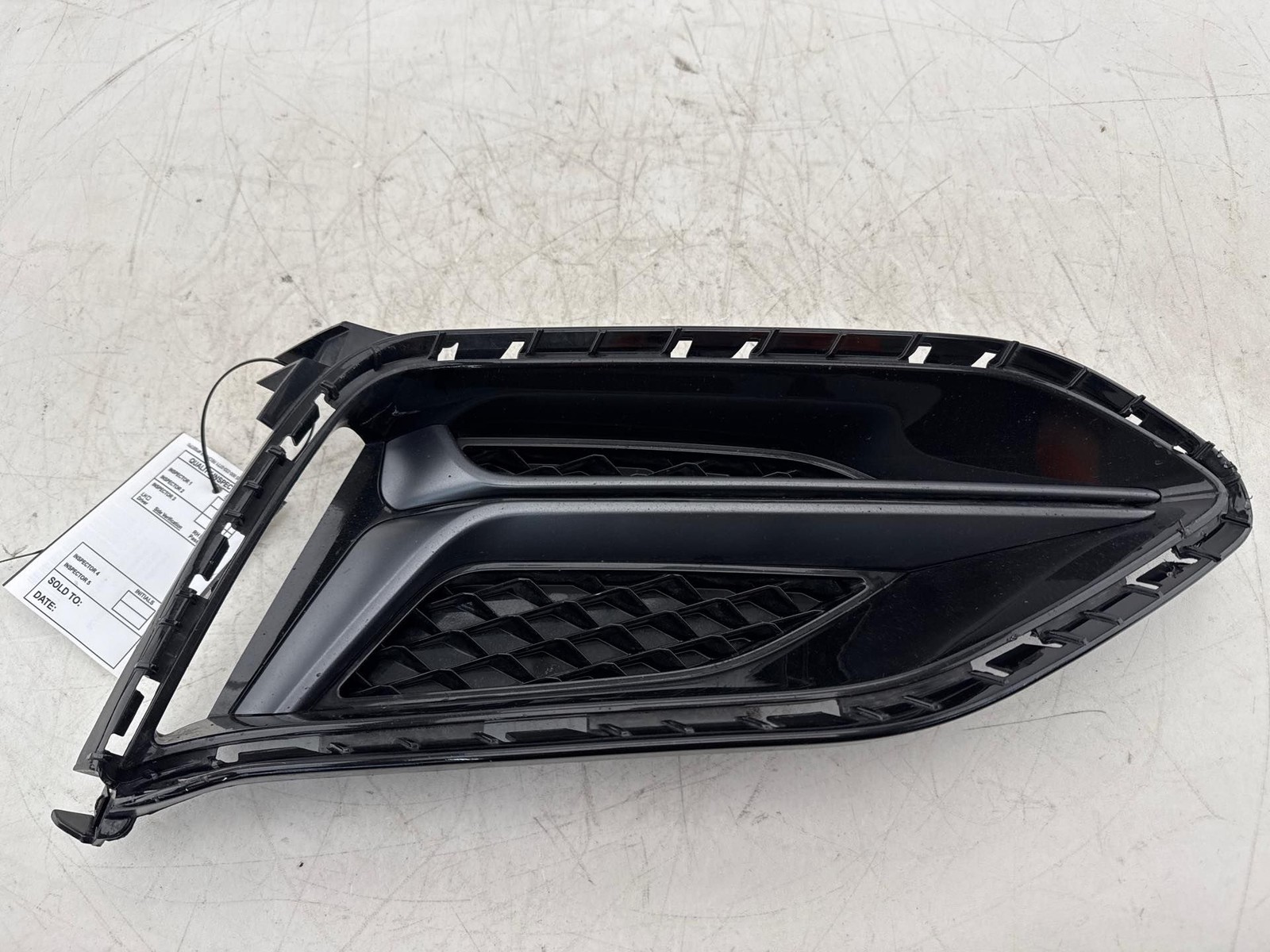 2019-2022 Hyundai Veloster N Front Left Fog Lamp Cover OEM 86562-K9000