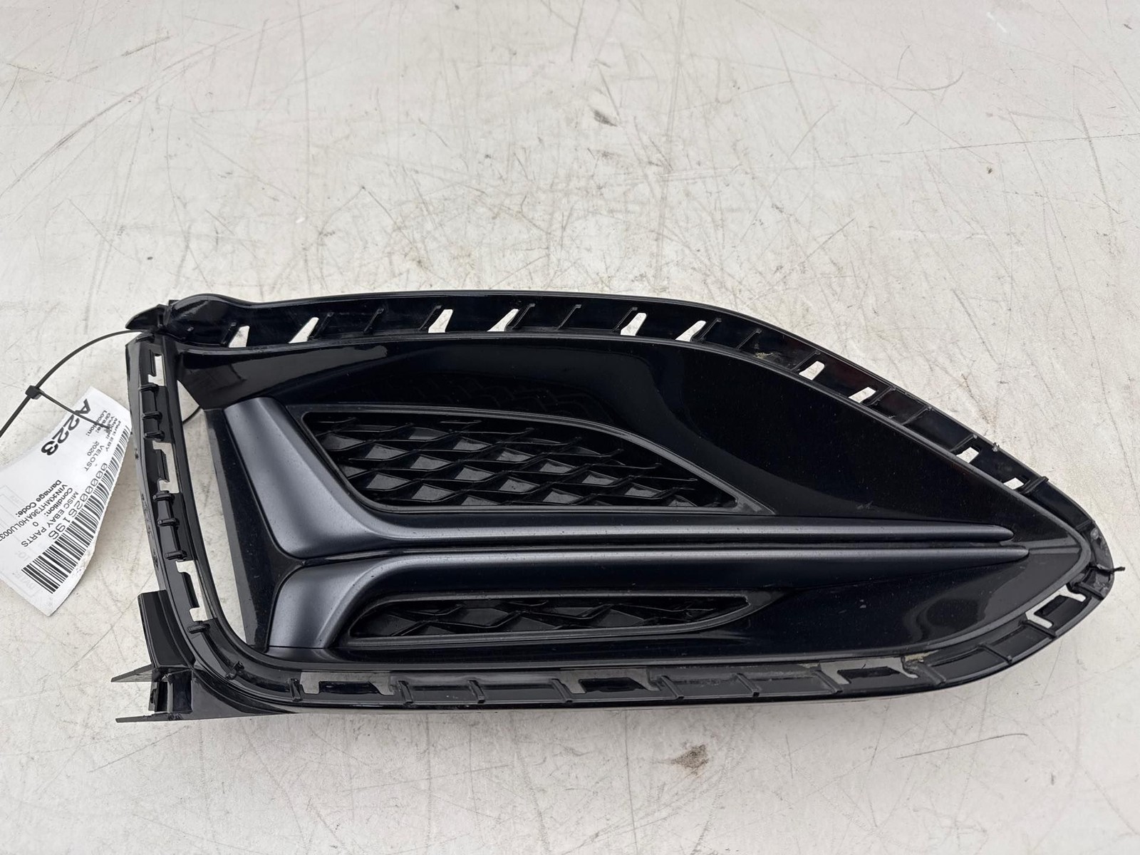 2019-2022 Hyundai Veloster N Front Right Fog Lamp Cover OEM 86561-K9000