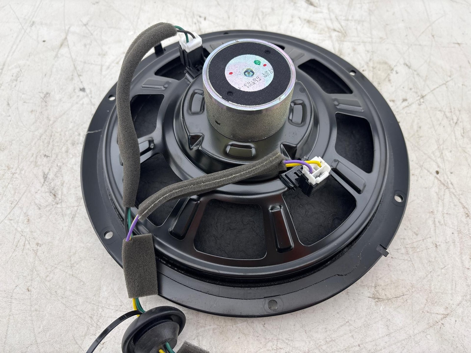 Chrysler / Dodge / Jeep Rear Subwoofer Sub Woofer Speaker 4250000901B