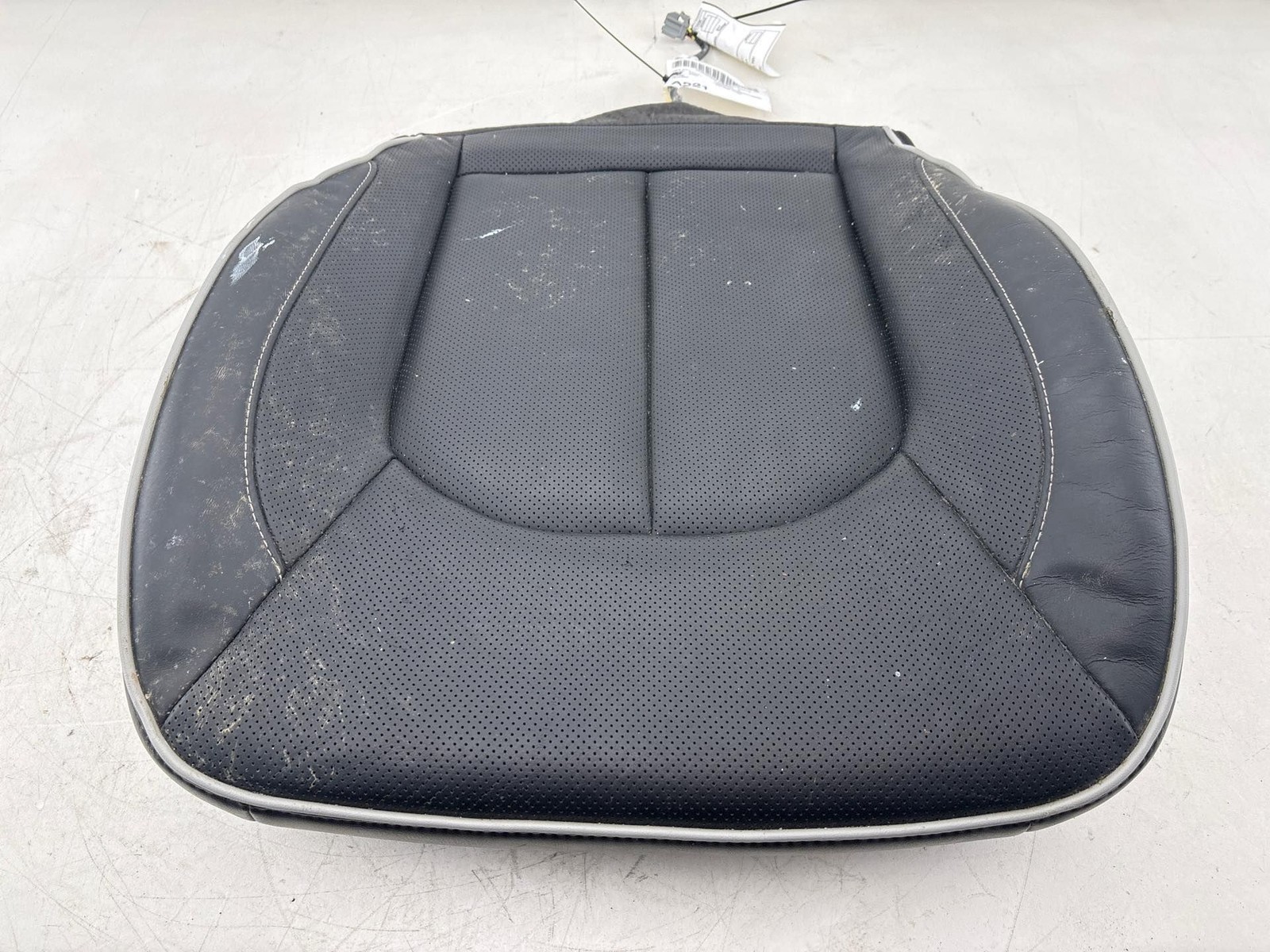2017 - 2025 Chrysler Pacifica Front Right Seat Lower Cushion w/ Blower Motor OEM