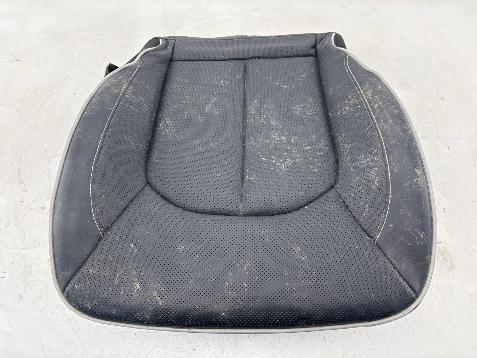 2017 - 2025 Chrysler Pacifica Front Left Seat Lower Cushion w/ Blower Motor OEM