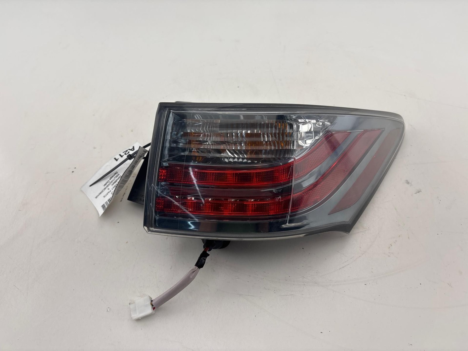 2011 - 2017 Lexus CT200H Rear Right Side Outer Taillight Led Lamp OEM