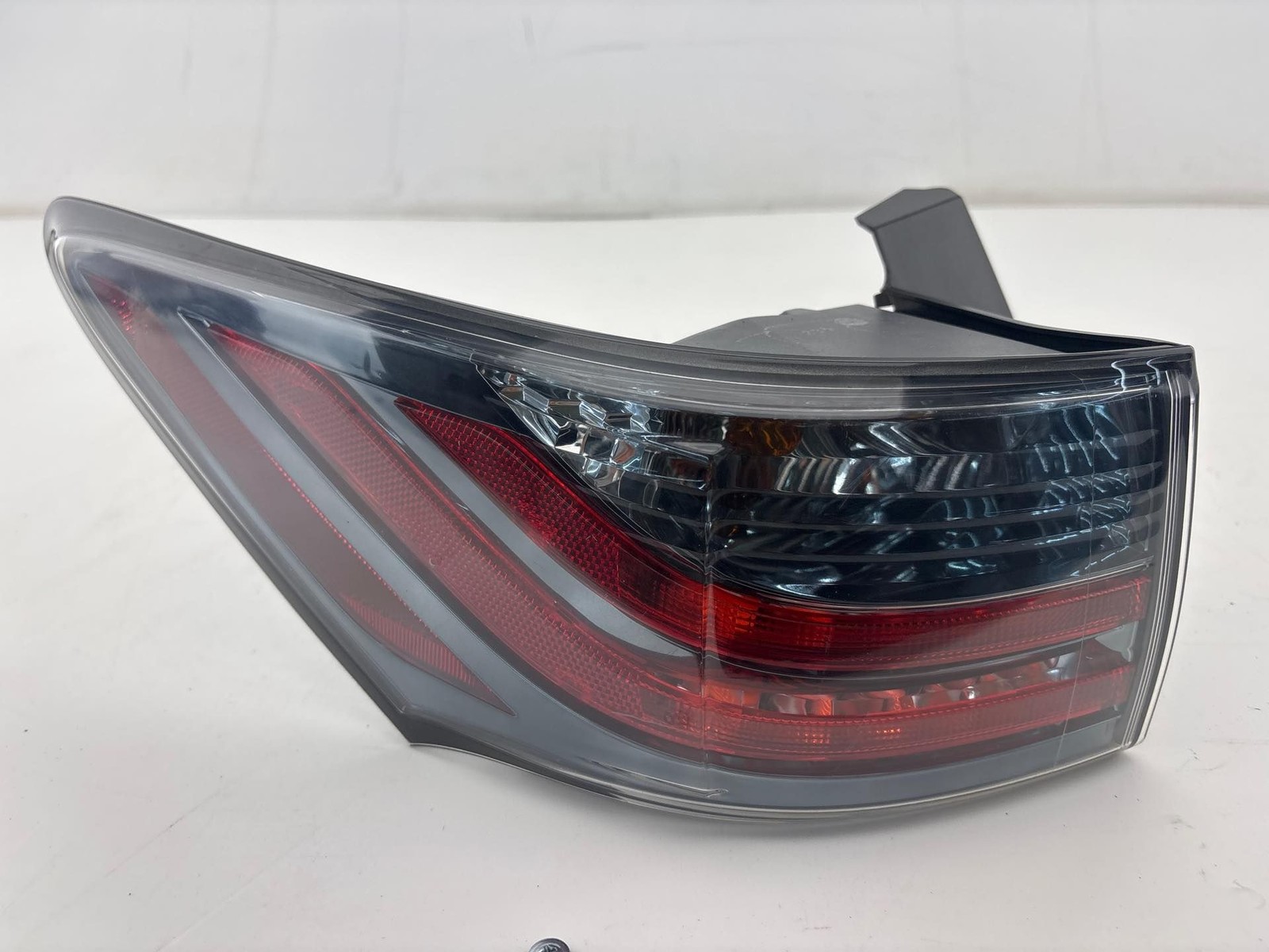 2011 - 2017 Lexus CT200H Rear Left Side Outer Taillight Led Lamp OEM