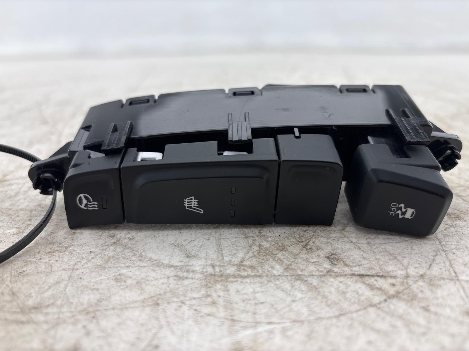 2019-2020 Hyundai Veloster Console Seat Heat Switch Left Side OEM
