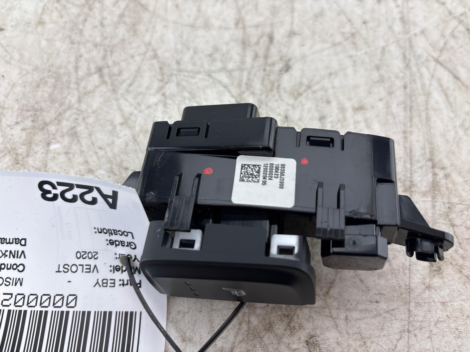 2019-2020 Hyundai Veloster Console Seat Heat Switch Right Side OEM