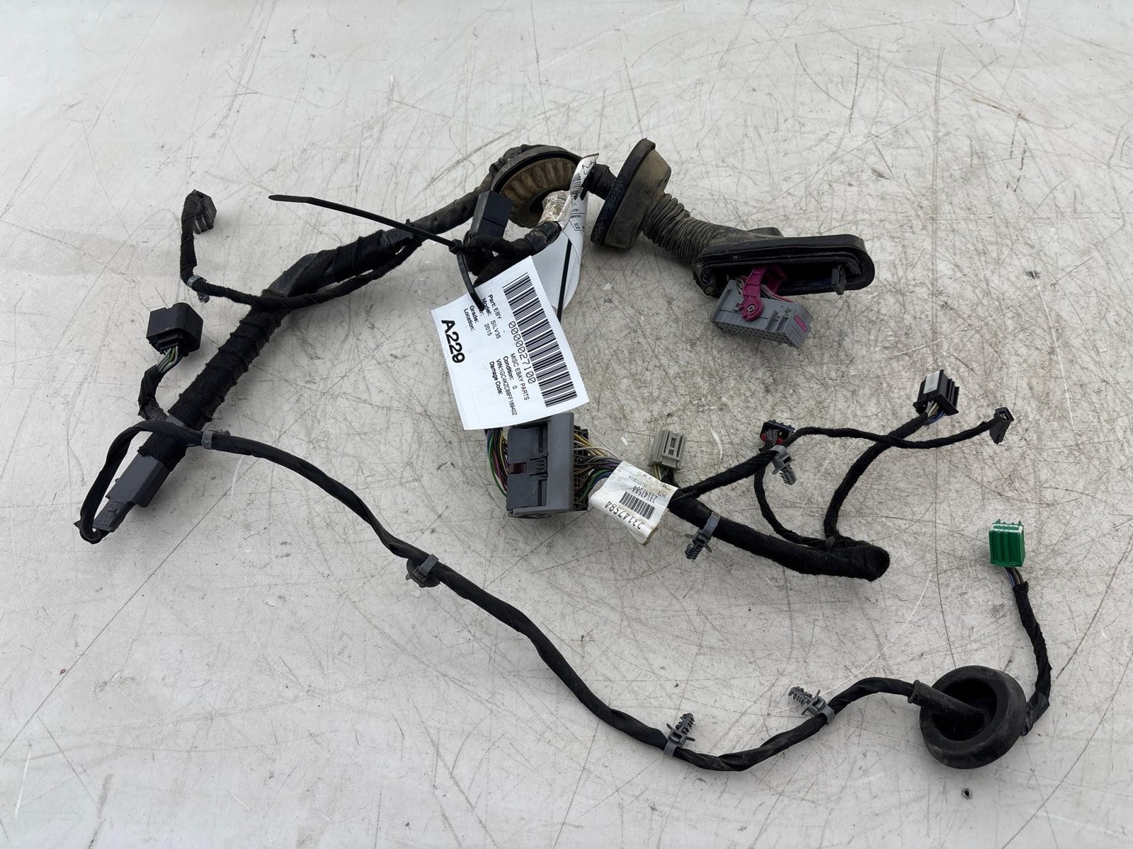 2014-2015 Chevy Silverado 3500 Front Left Side Door Wiring Harness OEM