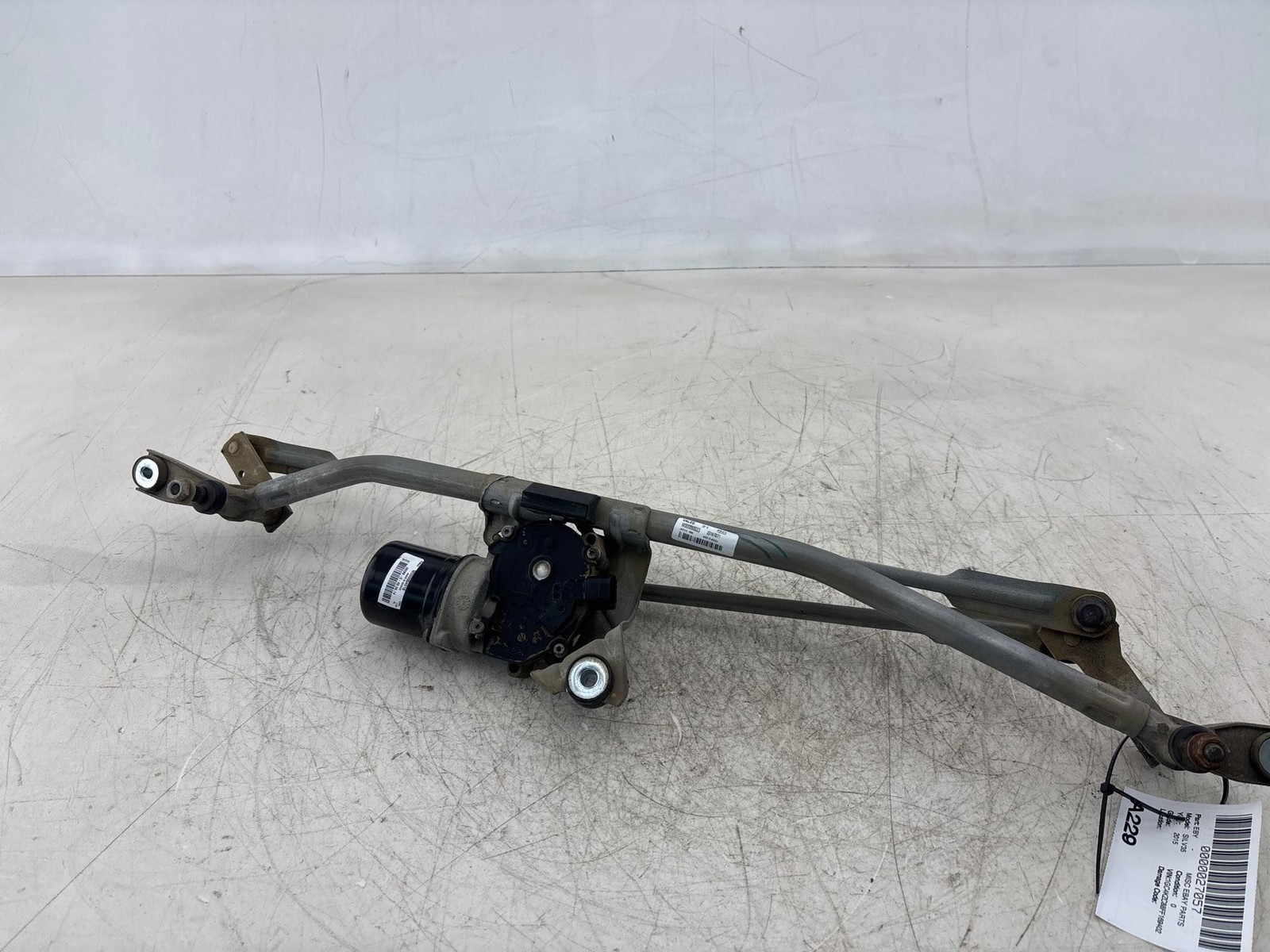 2015-2019 Chevy Silverado 3500 /2500 Front Windshield Wiper Linkage W/ Motor OEM