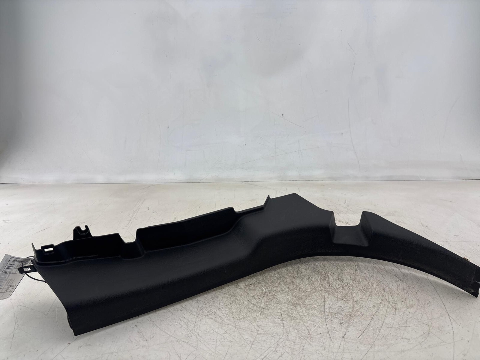 2015- 19 Chevy Silverado 3500 2500 Rear Right Side Lower C Pillar Cover Trim OEM