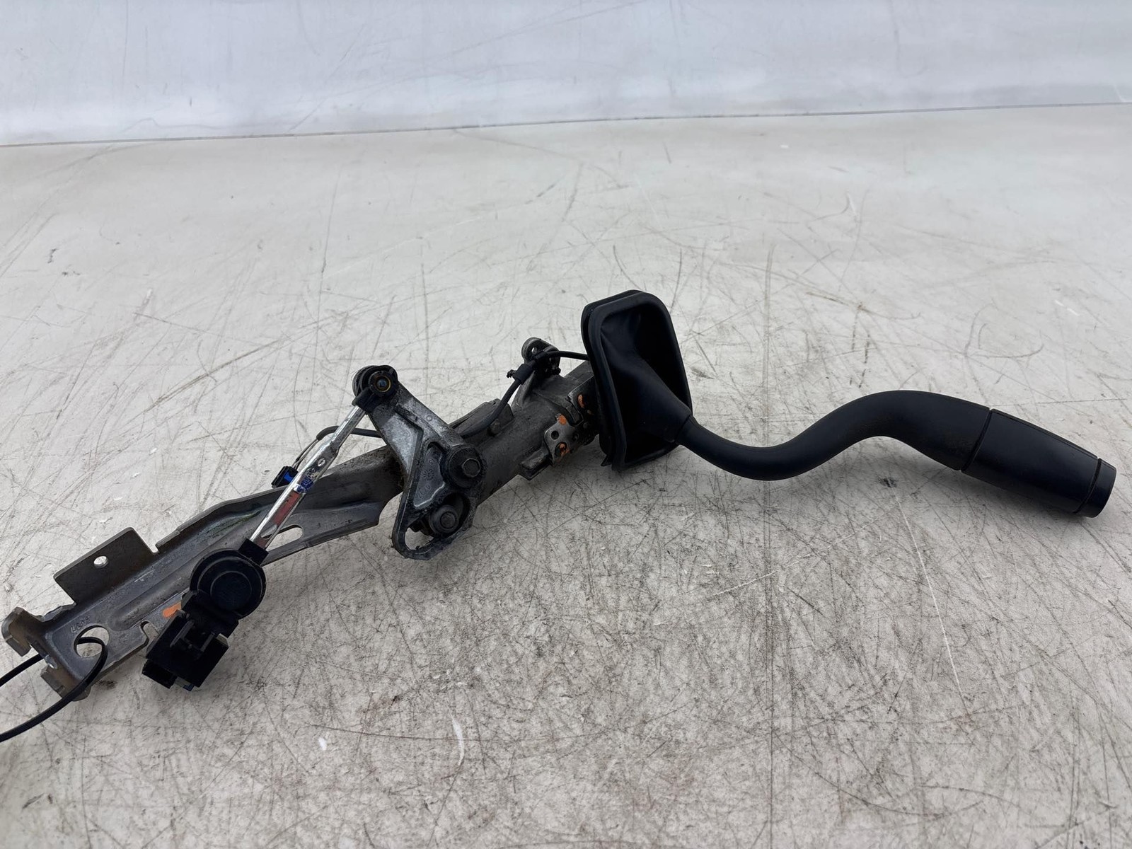2015 - 2019 Chevy Silverado 3500 /2500 Steering Column Gear Shift Lever OEM