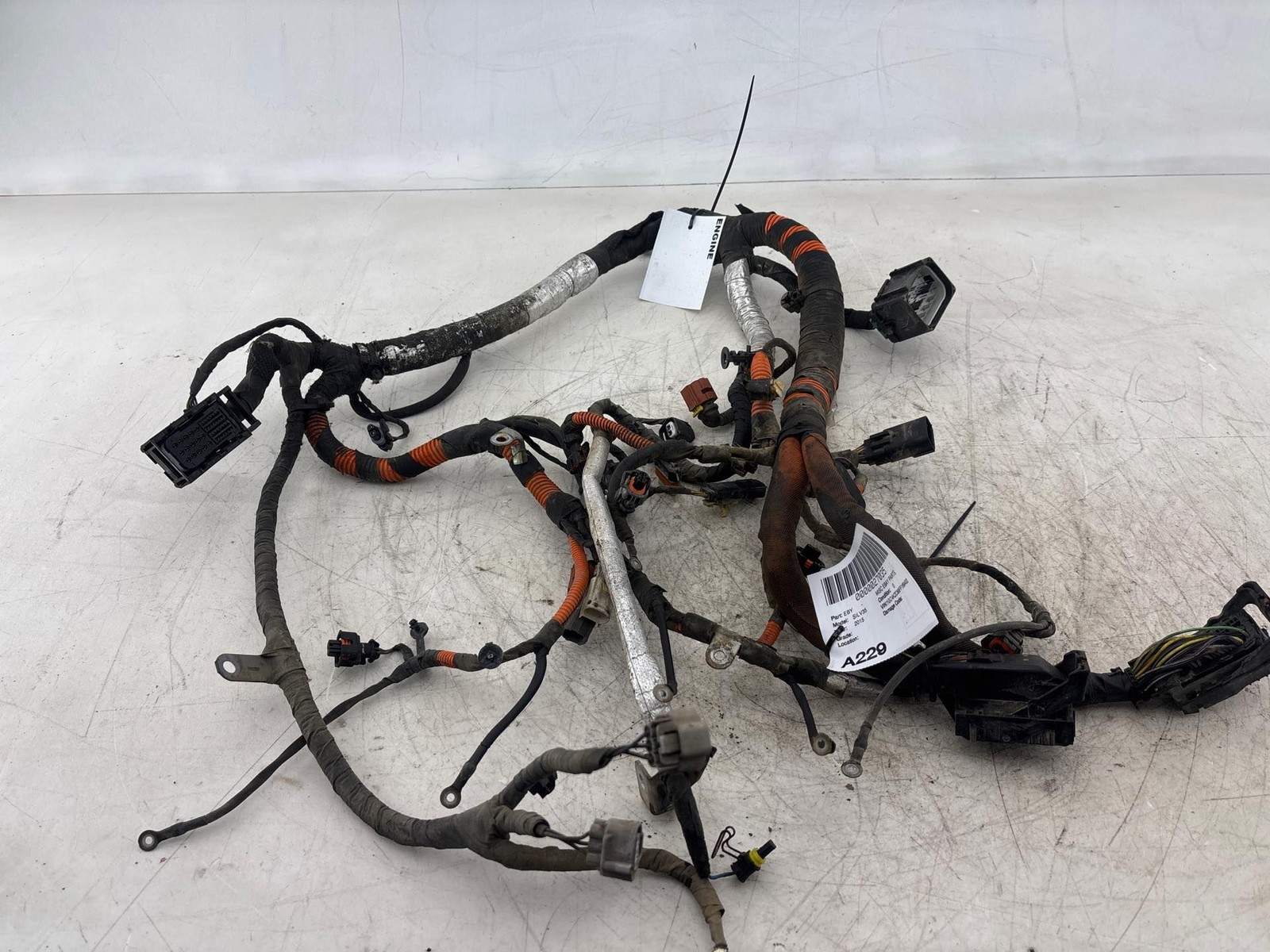 2015 Chevrolet Silverado 3500 6.6l V8 4X4 Engine Wire Wiring Harness OEM