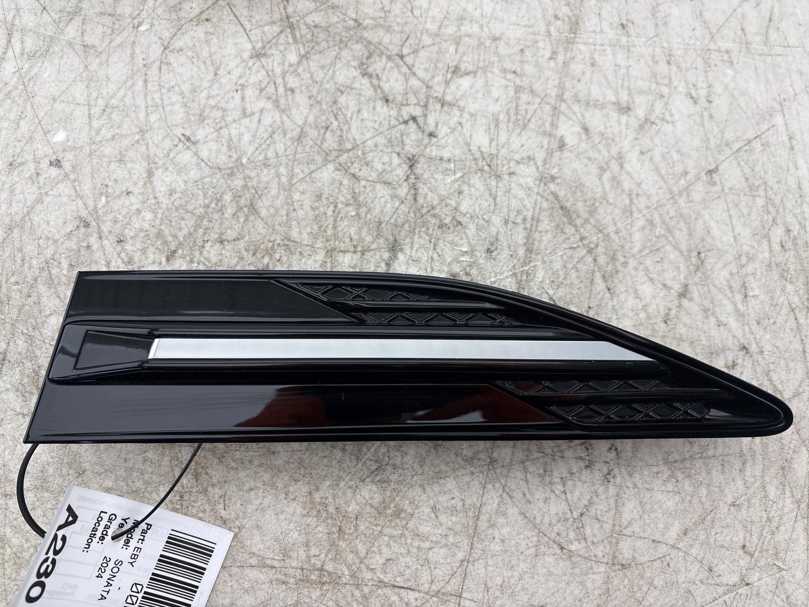 2024-2025 Hyundai Sonata Front Left Fender Trim Molding OEM 87711-L1500