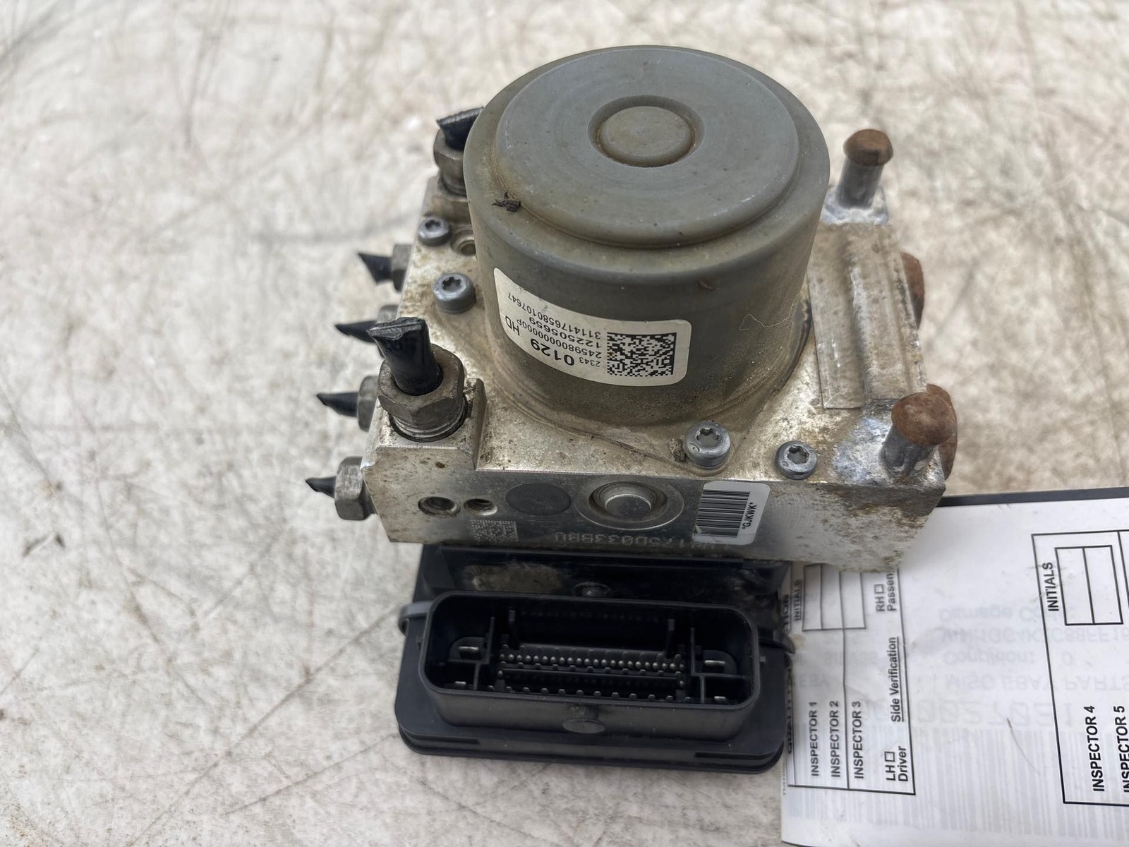 2015 Chevrolet 3500 / 2500 Silverado ABS Anti Lock Brake Pump Control Module OEM