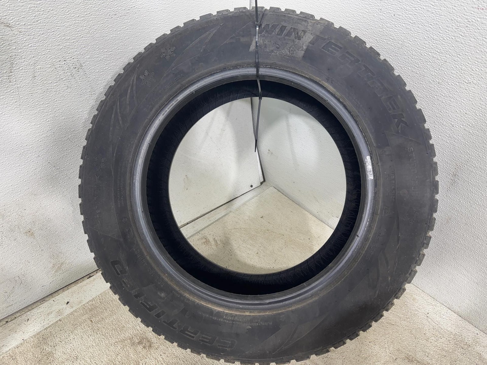 Used Tire 195/65R15 Certified Wintertrek Studdable 91T - 6/32"