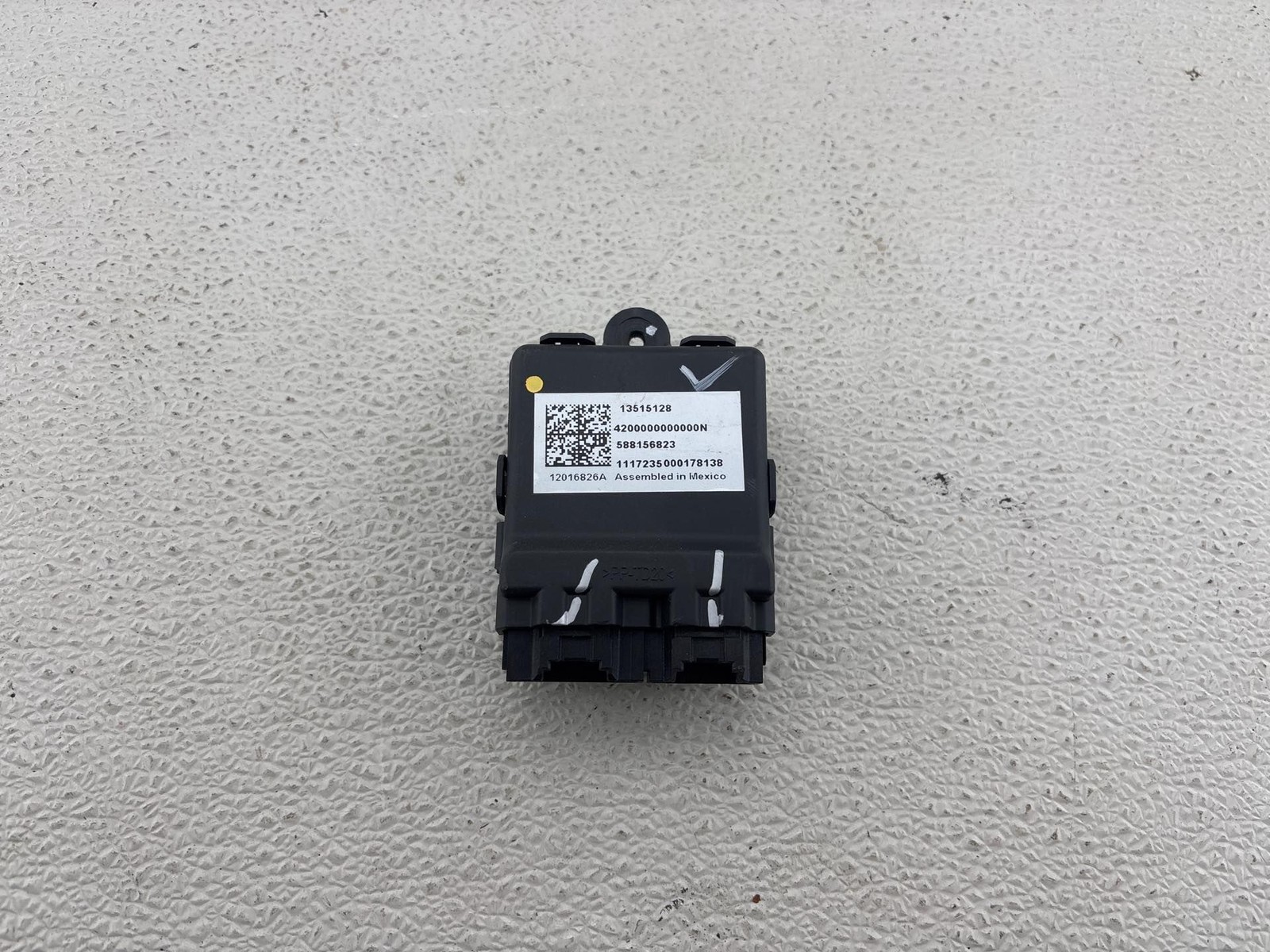 2017 - 2019 Chevrolet Cruze Front Right Seat Heater Control Module OEM