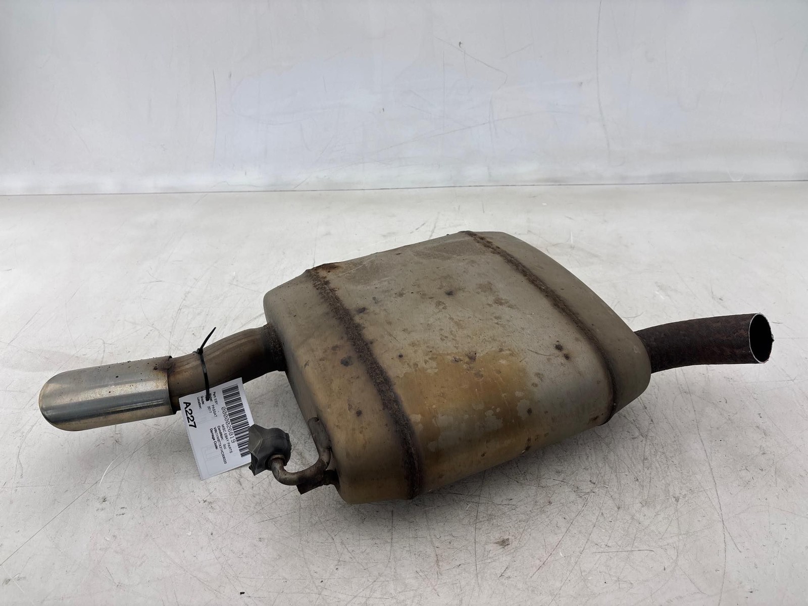 2014 - 2027 Volkswagen Passat Rear Exhaust System Muffler Pipe OEM
