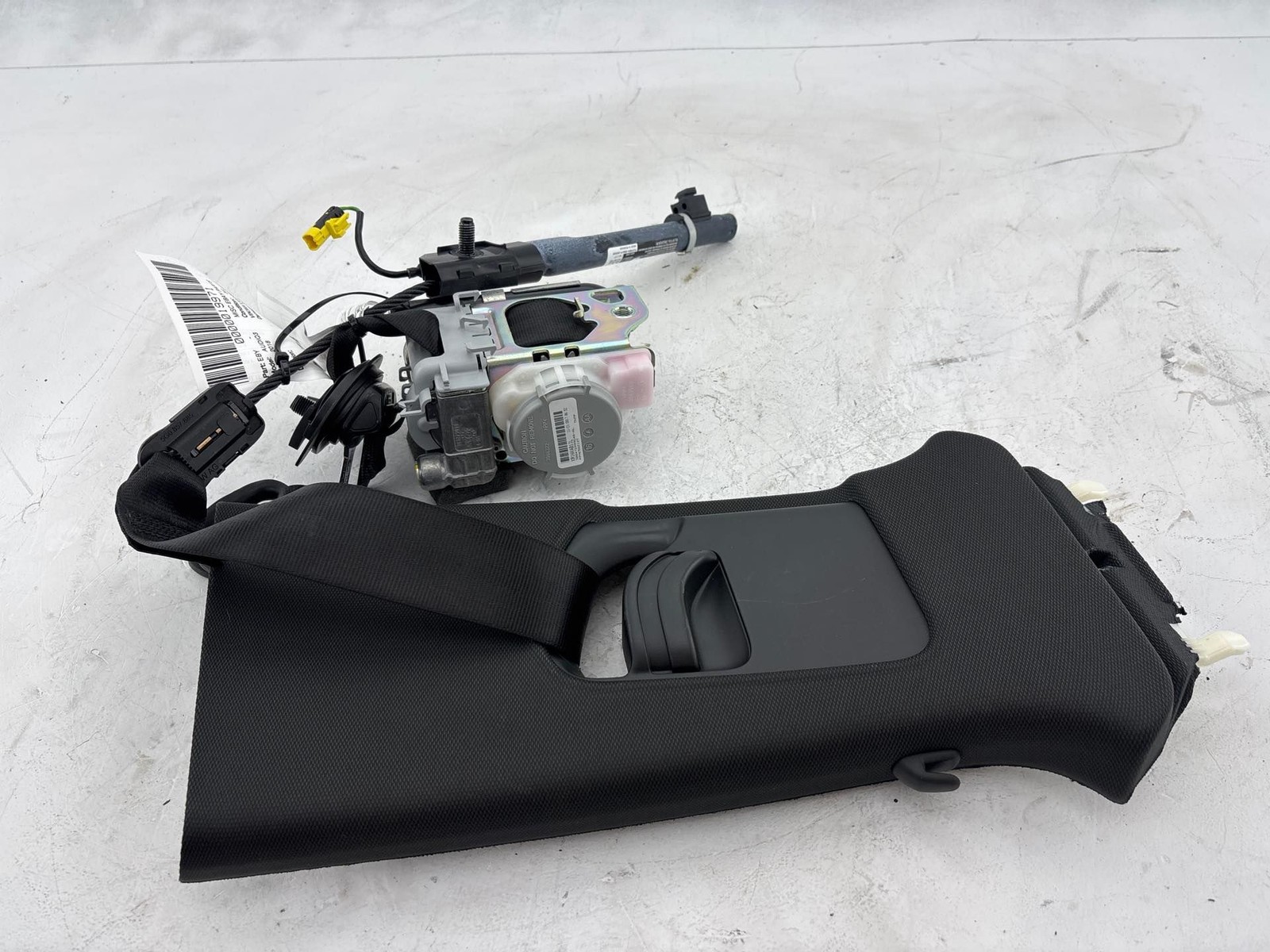 2015-2018 Audi Q3 Front Right Side Seat Belt Seatbelt Retractor W/ Pillar OEM