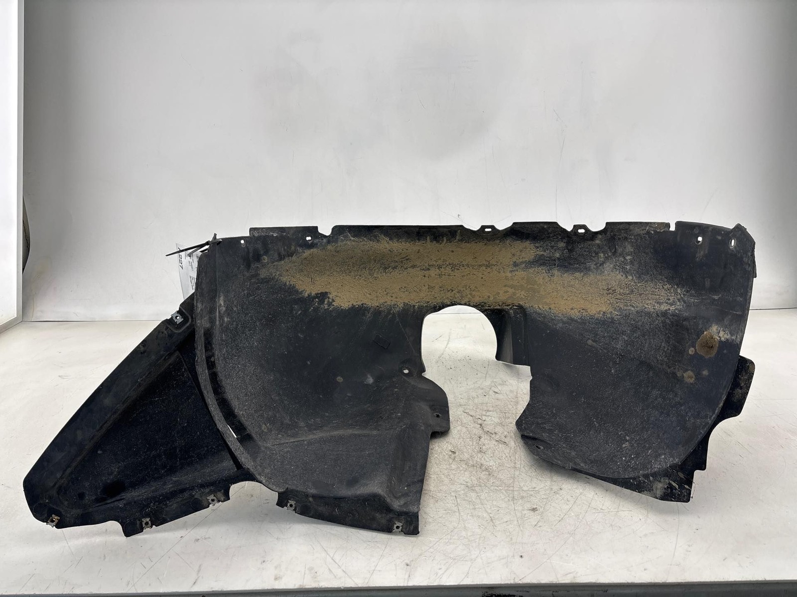 2016-2019 Volkswagen Passat Front Left Side Inner Fender Liner Splash Shield OEM