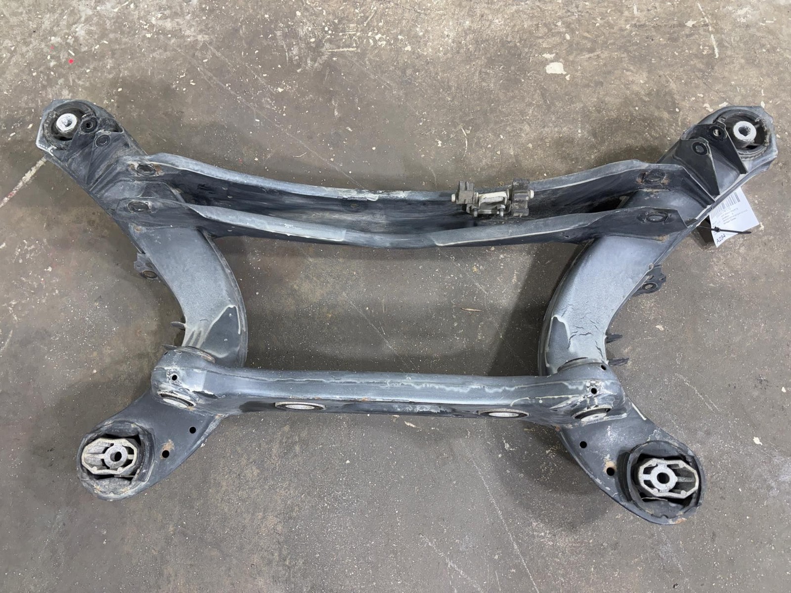 2015 - 2017 Mercedes C300 C205 GLC300 Rear Subframe Crossmember Cradle OEM