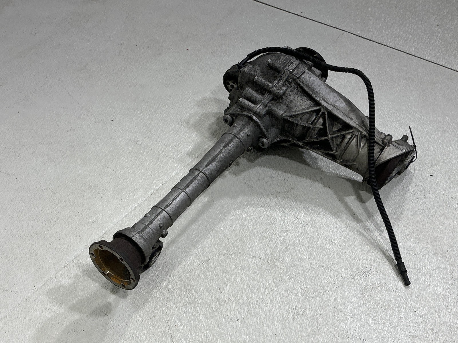 2007-2010 Audi Q7 4.2L Front Differential Carrier Axle Assembly OEM