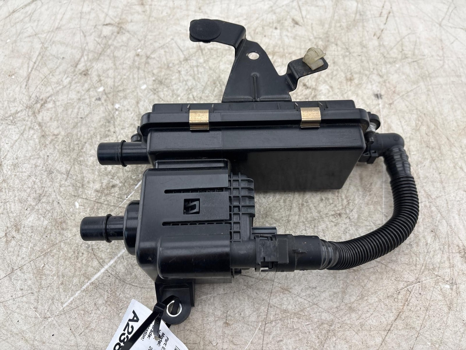 2013-2020 Subaru BRZ Fuel Vapor Evaporator Charcoal Canister Valve OEM/./